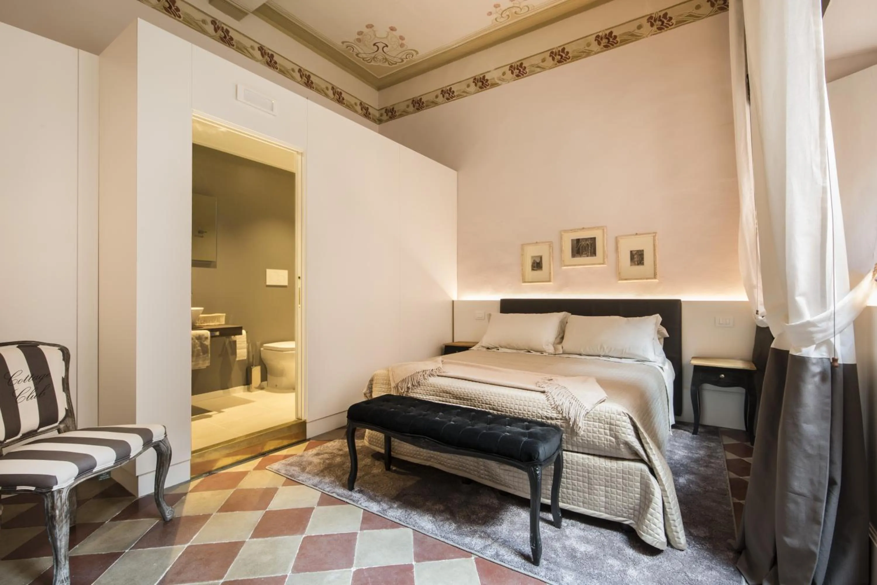 Photo of the whole room, Bed in La Terrazza Sul Campo-Rooms Only