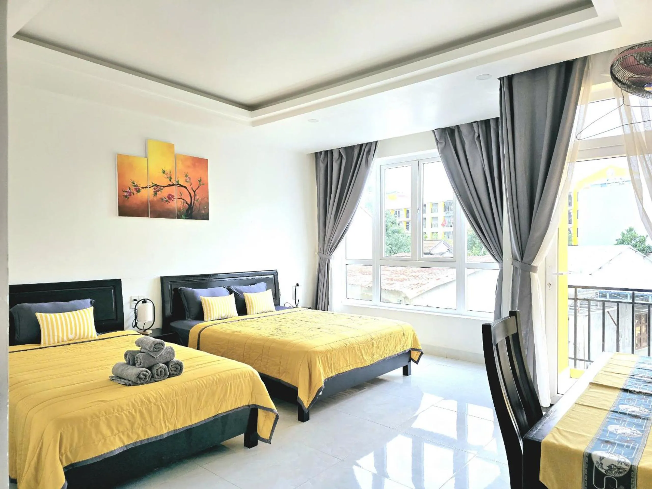 Bed in Flamingo Villa Homestay - Big Rooms with Balcony - Close to Hoi An Old Town 200m & Temple Bridge - Large Outside Pool for Sun Bathing