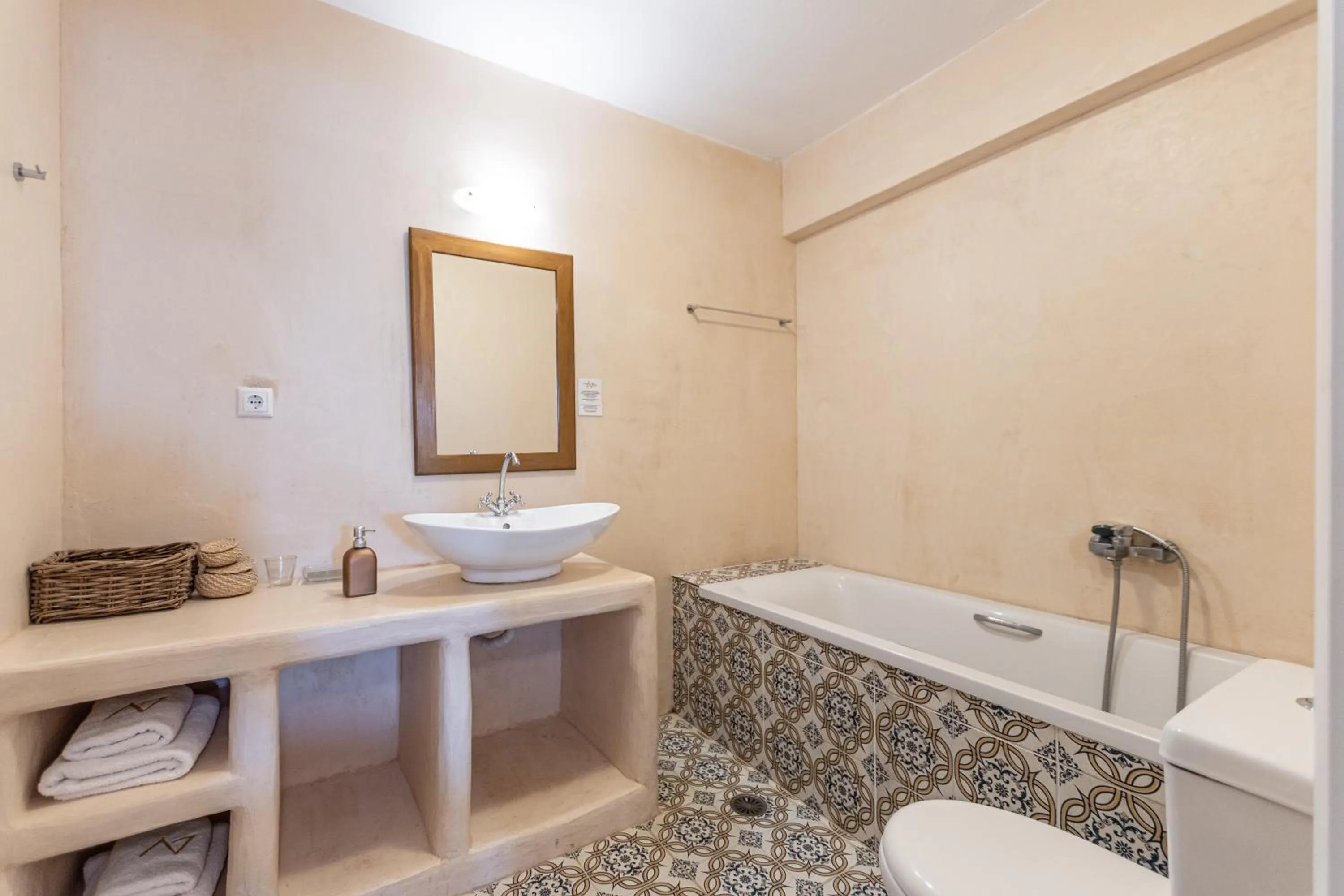 Annita's Village Hotel