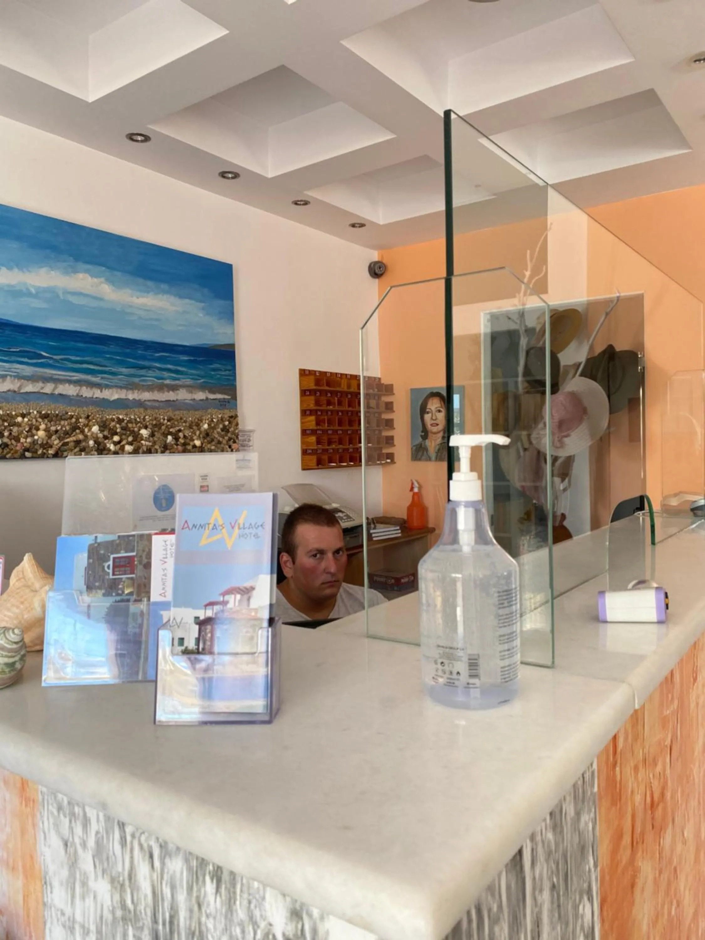 Annita's Village Hotel