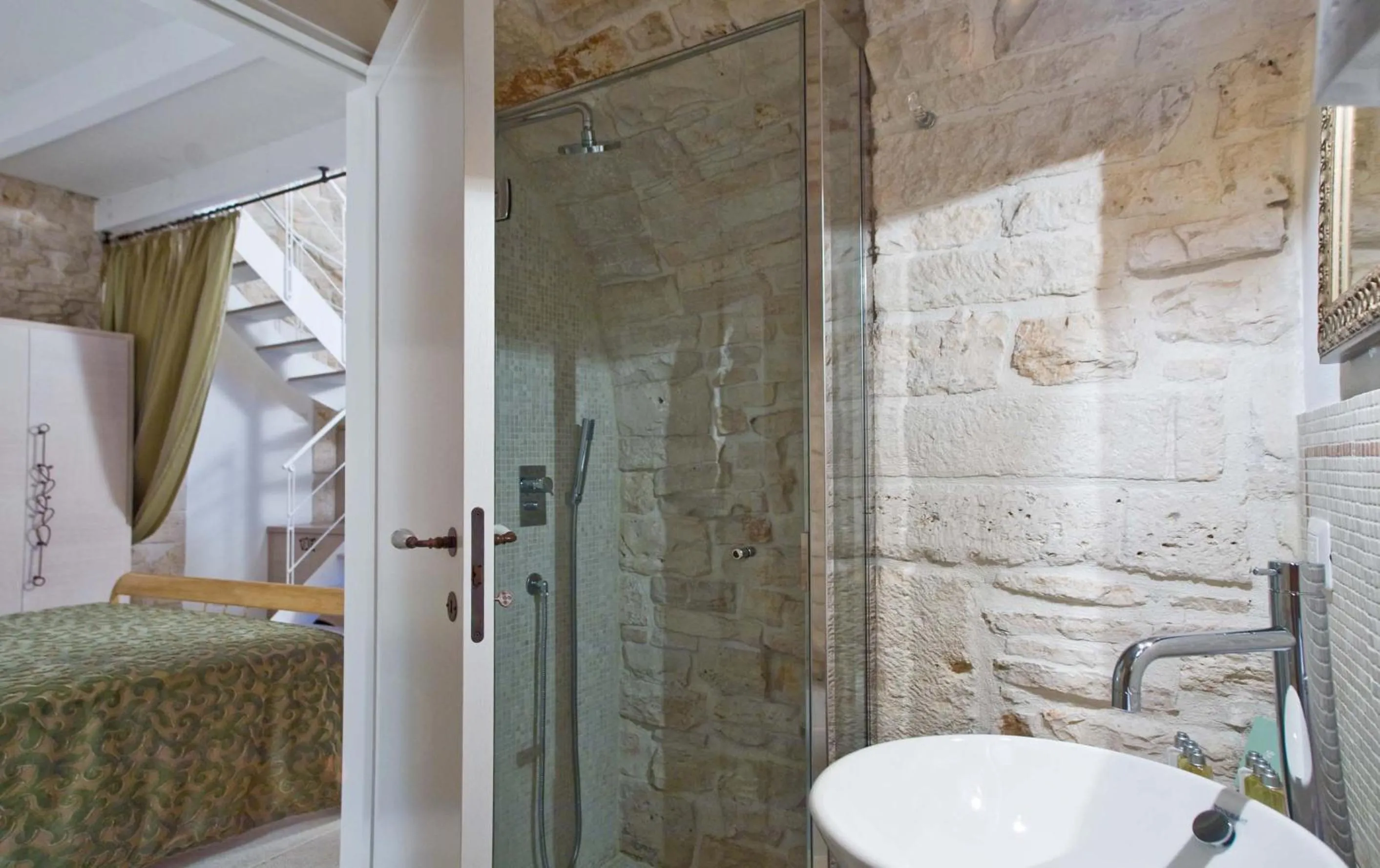 Bathroom in Le Alcove - Luxury Hotel nei Trulli