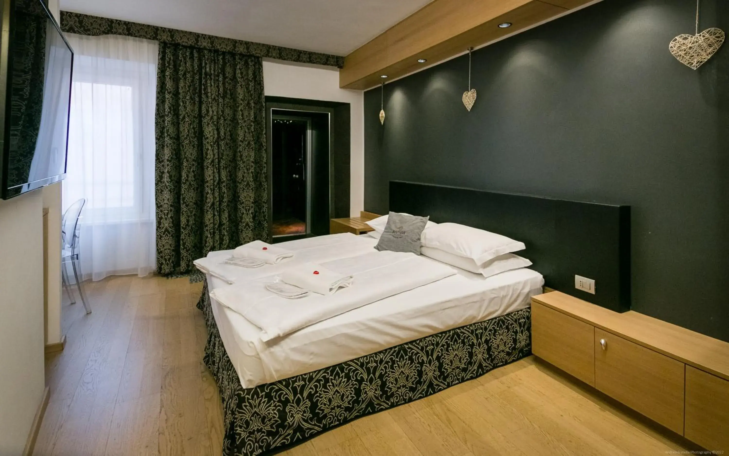 Deluxe Double Room with Water Jet Shower in Boutique Exclusive B&B Deluxe Double Room with Water Jet Shower in Boutique Exclusive B&B