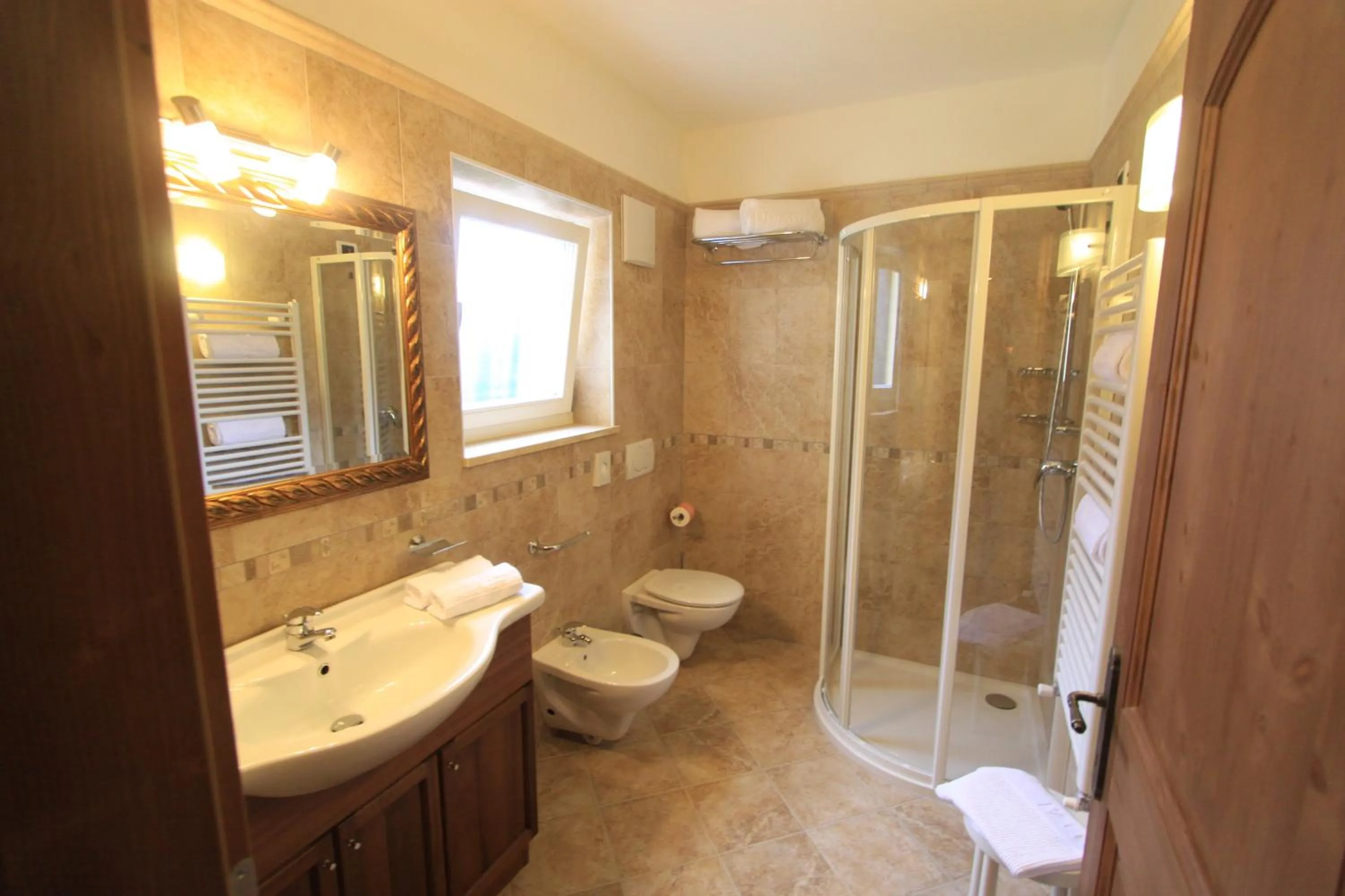 Bathroom in Dolasilla Park Hotel