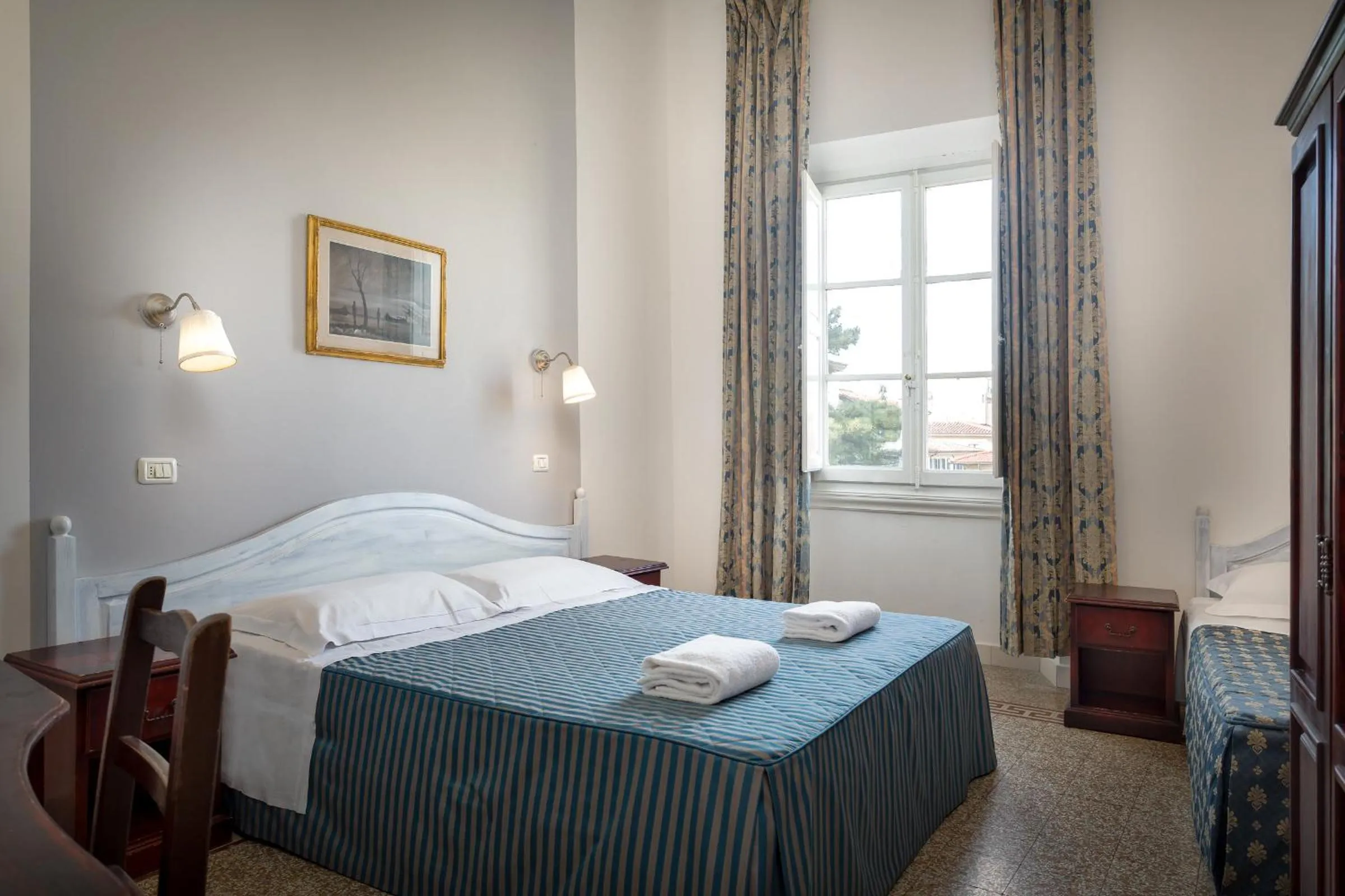 Photo of the whole room, Bed in Adre Majestic View ! Center of Florence !