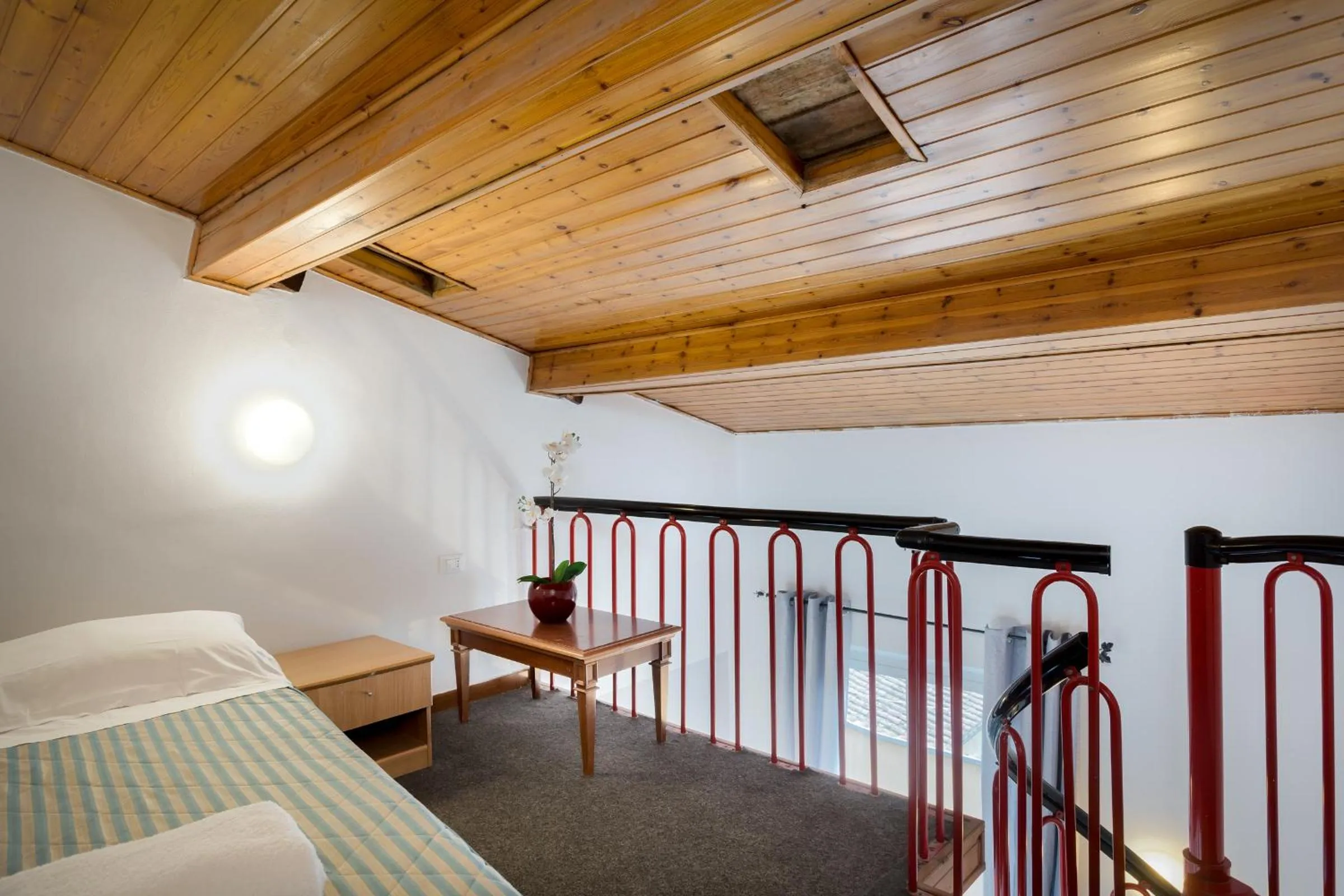 Photo of the whole room, Bed in Adre Majestic View ! Center of Florence !