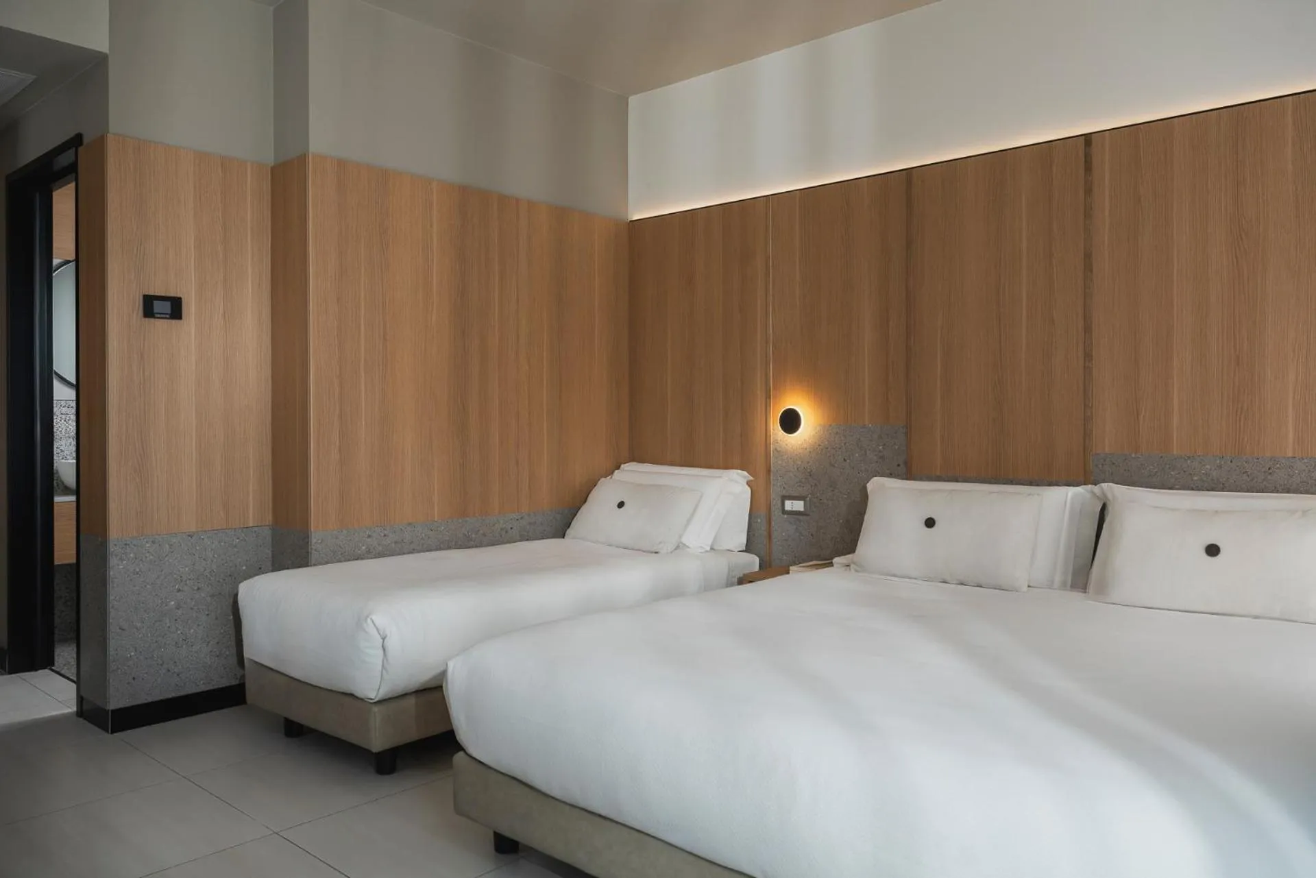 Bedroom, Bed in Aqua Hotel