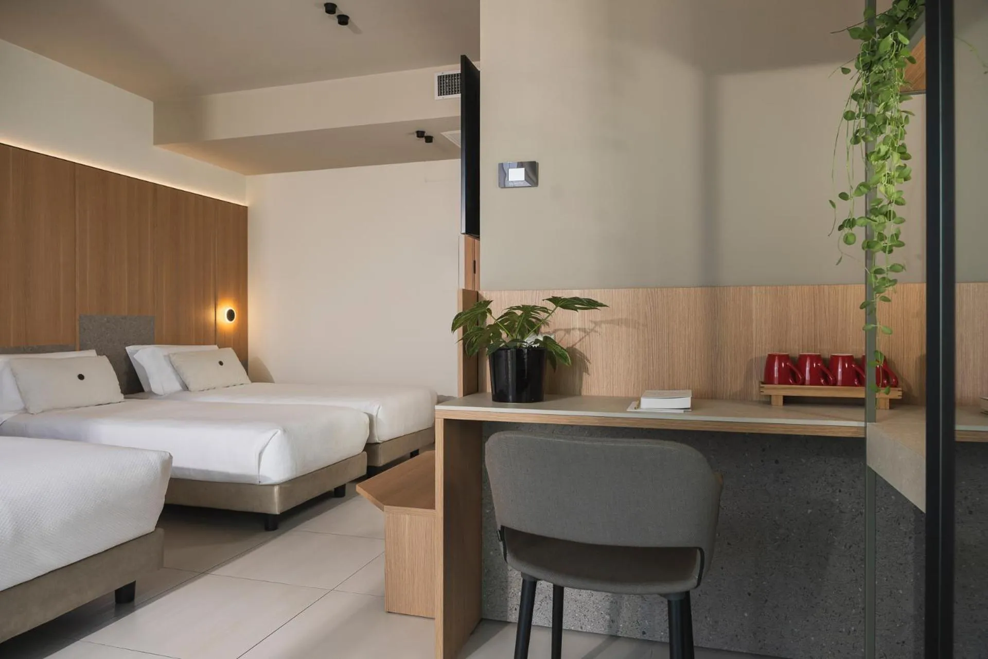 Bedroom, Bed in Aqua Hotel