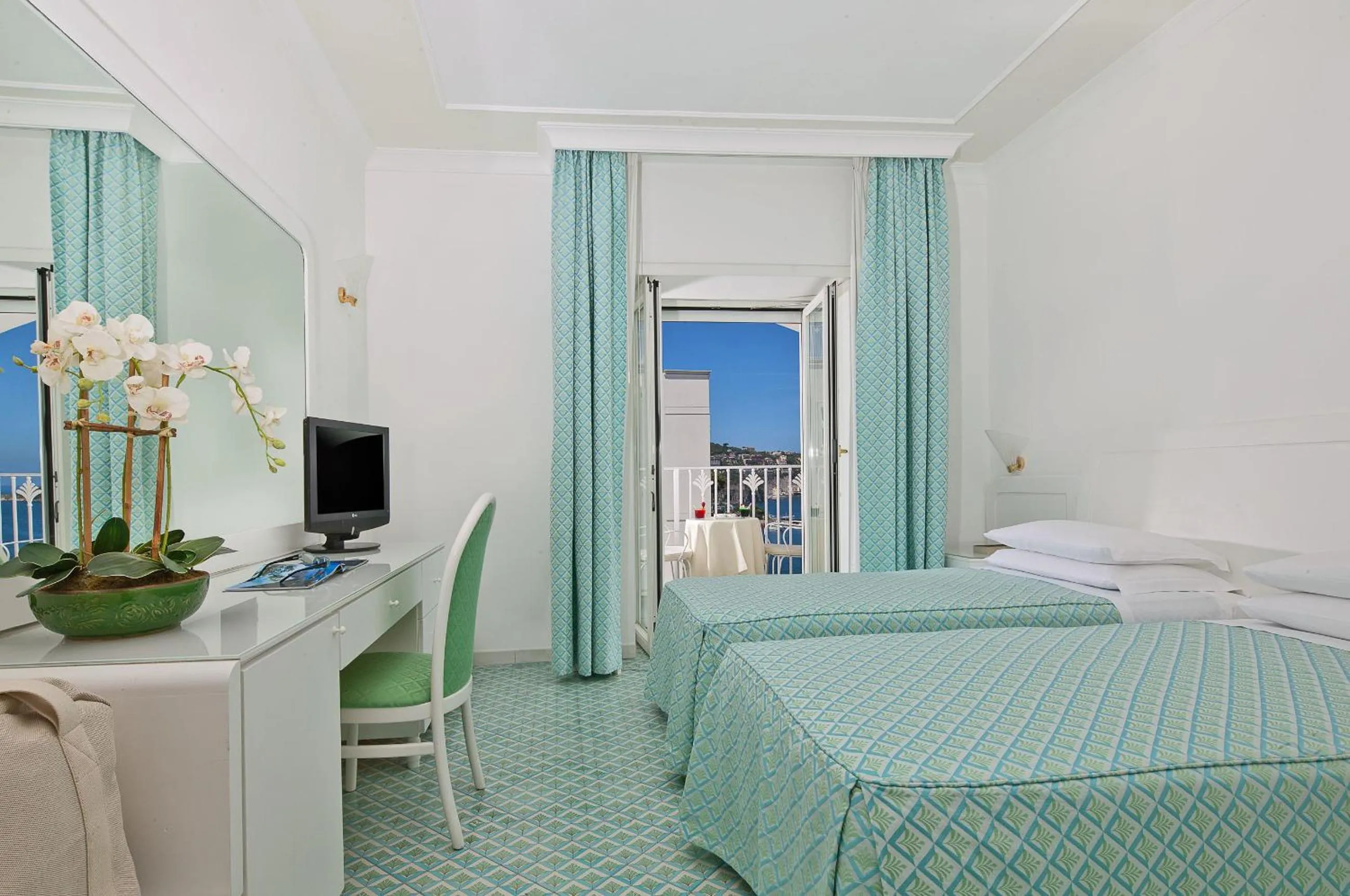 Bedroom, Bed in Grand Hotel Riviera