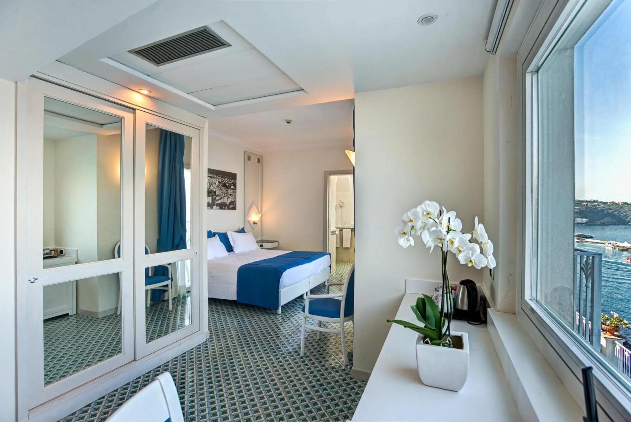 Photo of the whole room, Bed in Grand Hotel Riviera