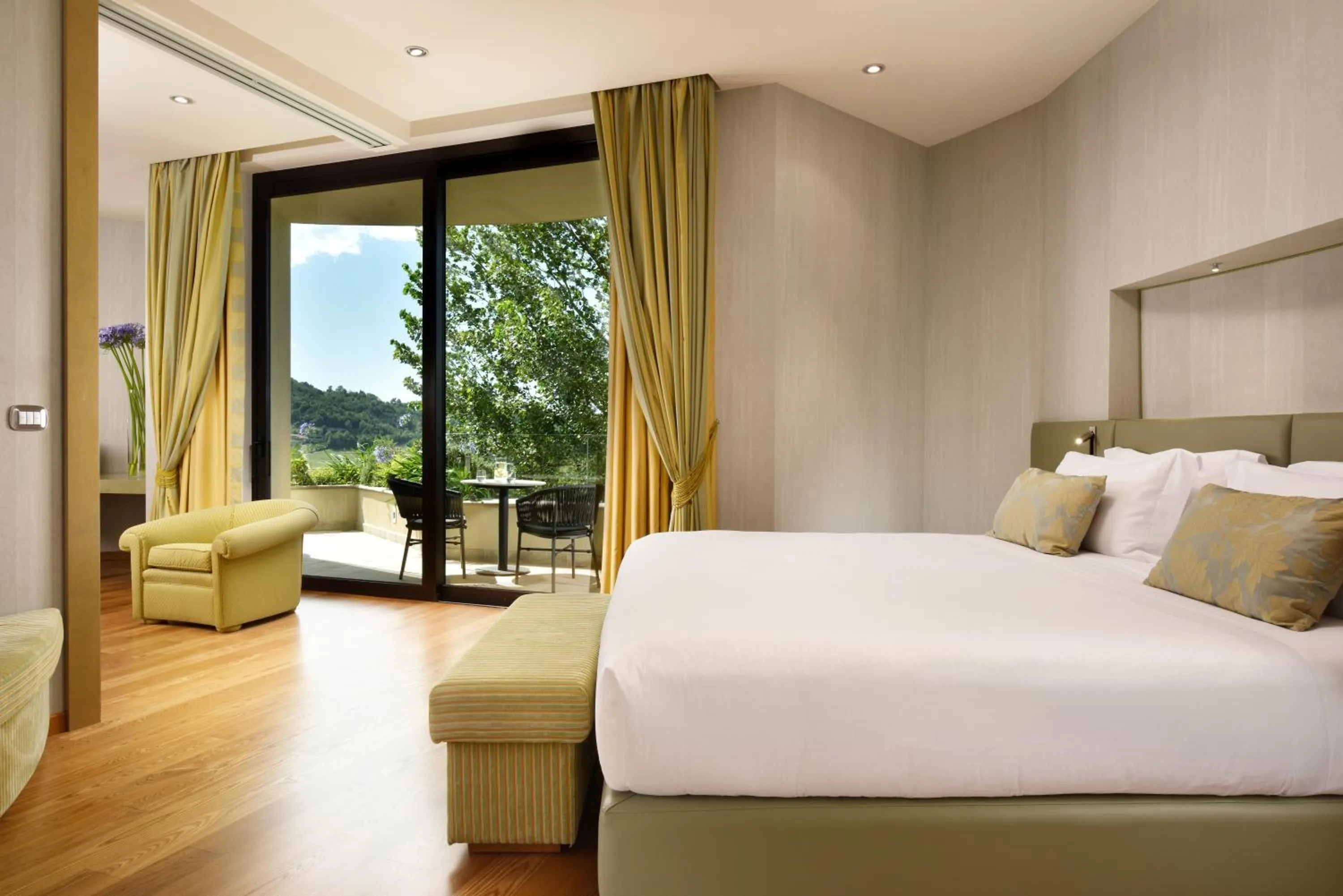 Bedroom, Bed in Il Boscareto Resort & Spa