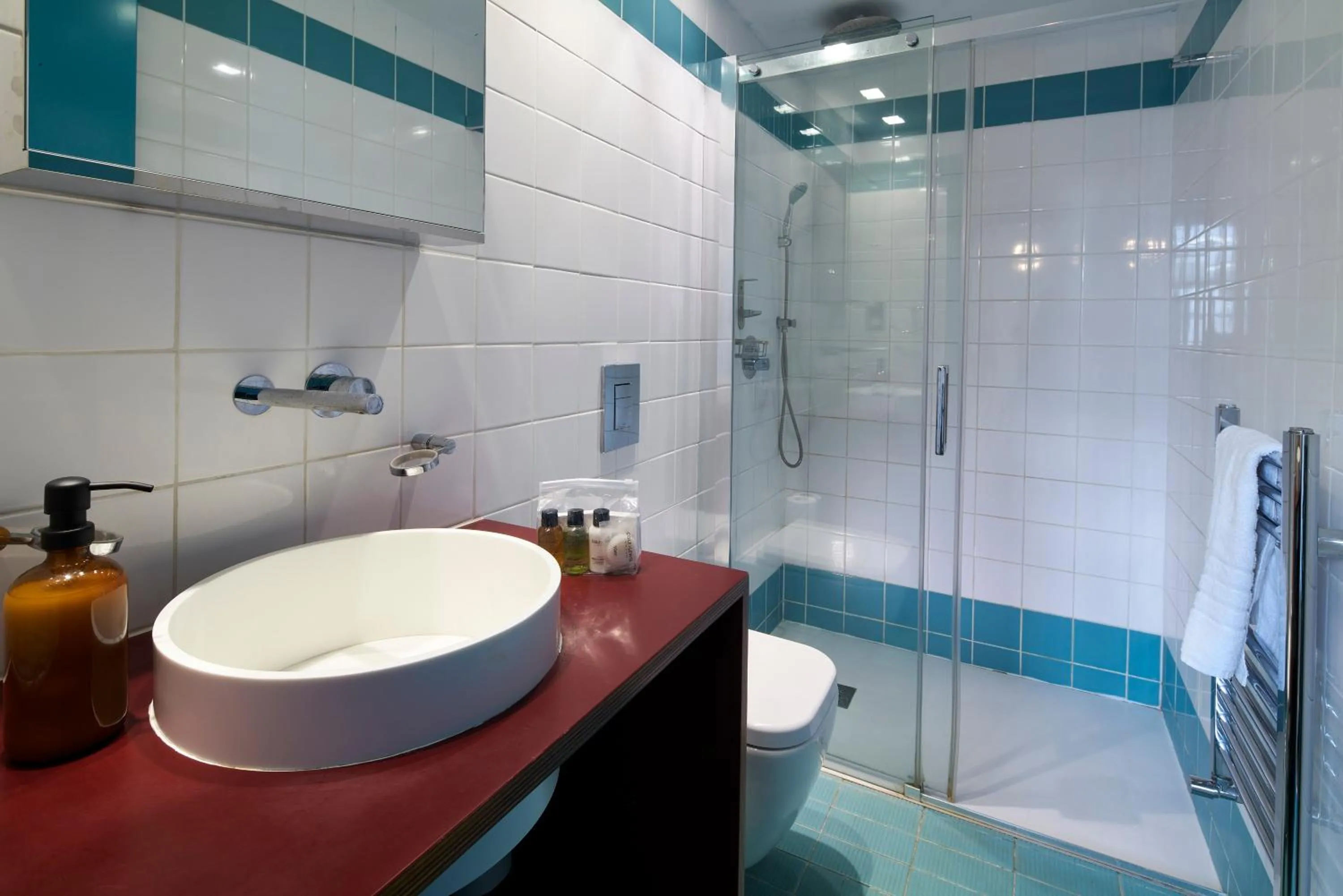 Bathroom in London Paddington Apartments