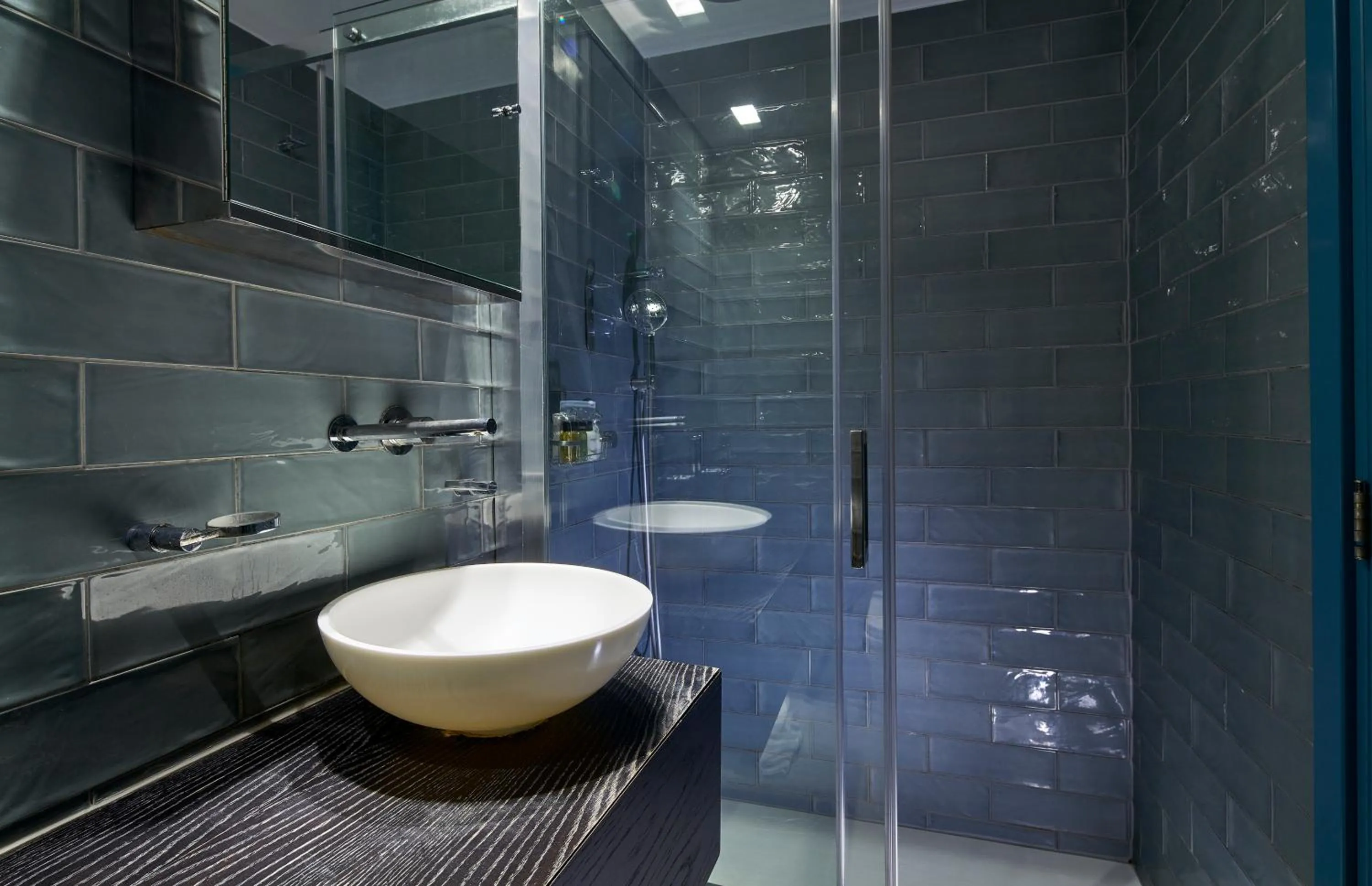 Shower in London Paddington Apartments