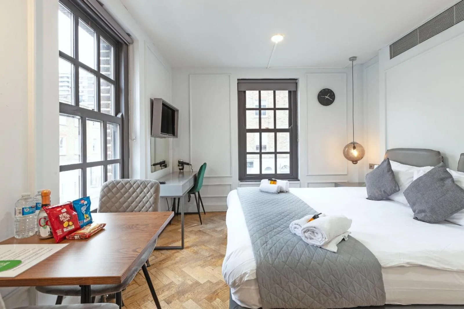 Bed in London Paddington Apartments