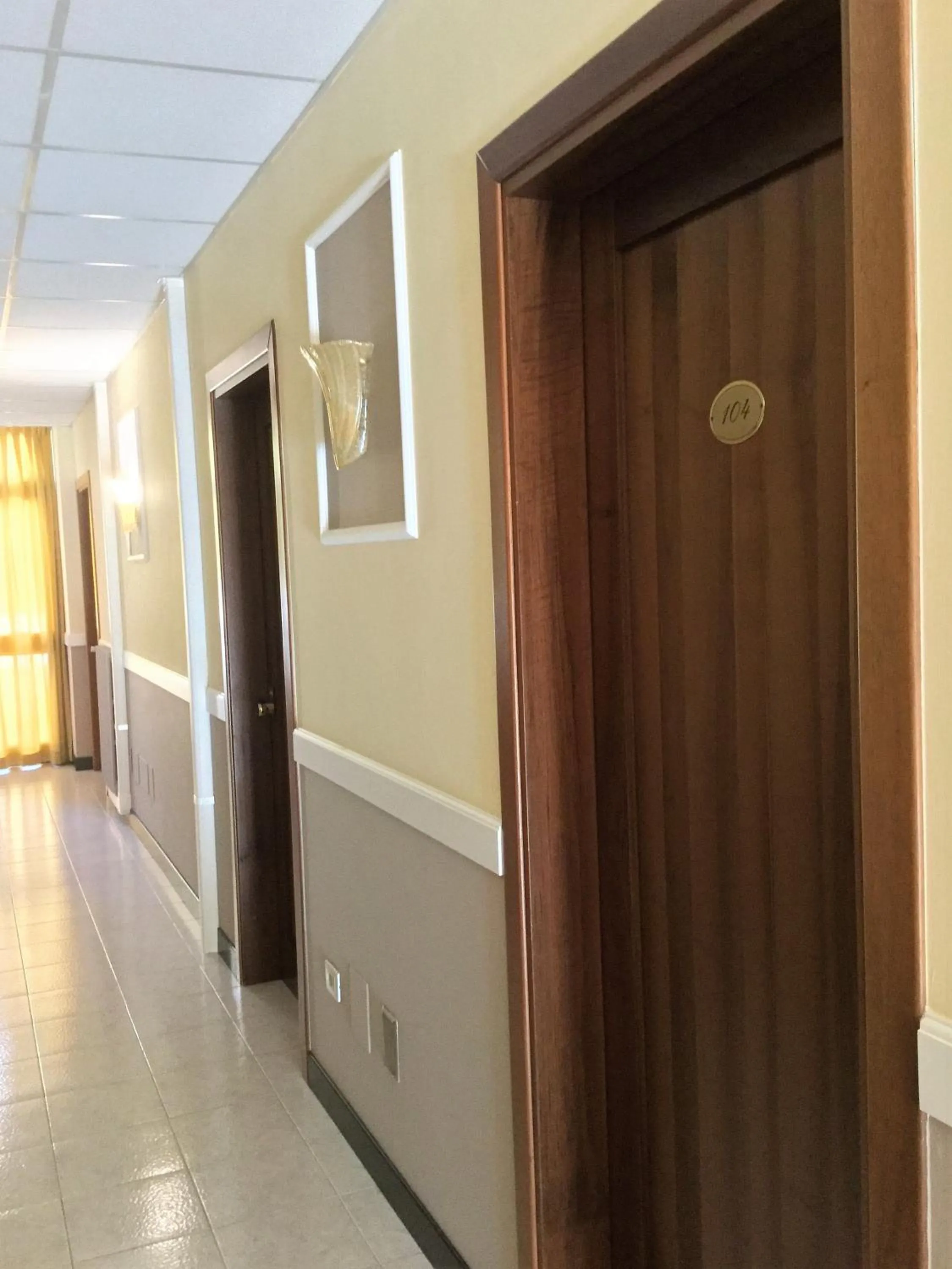 Seating area in Hotel Marco Polo SELF CHECK-IN