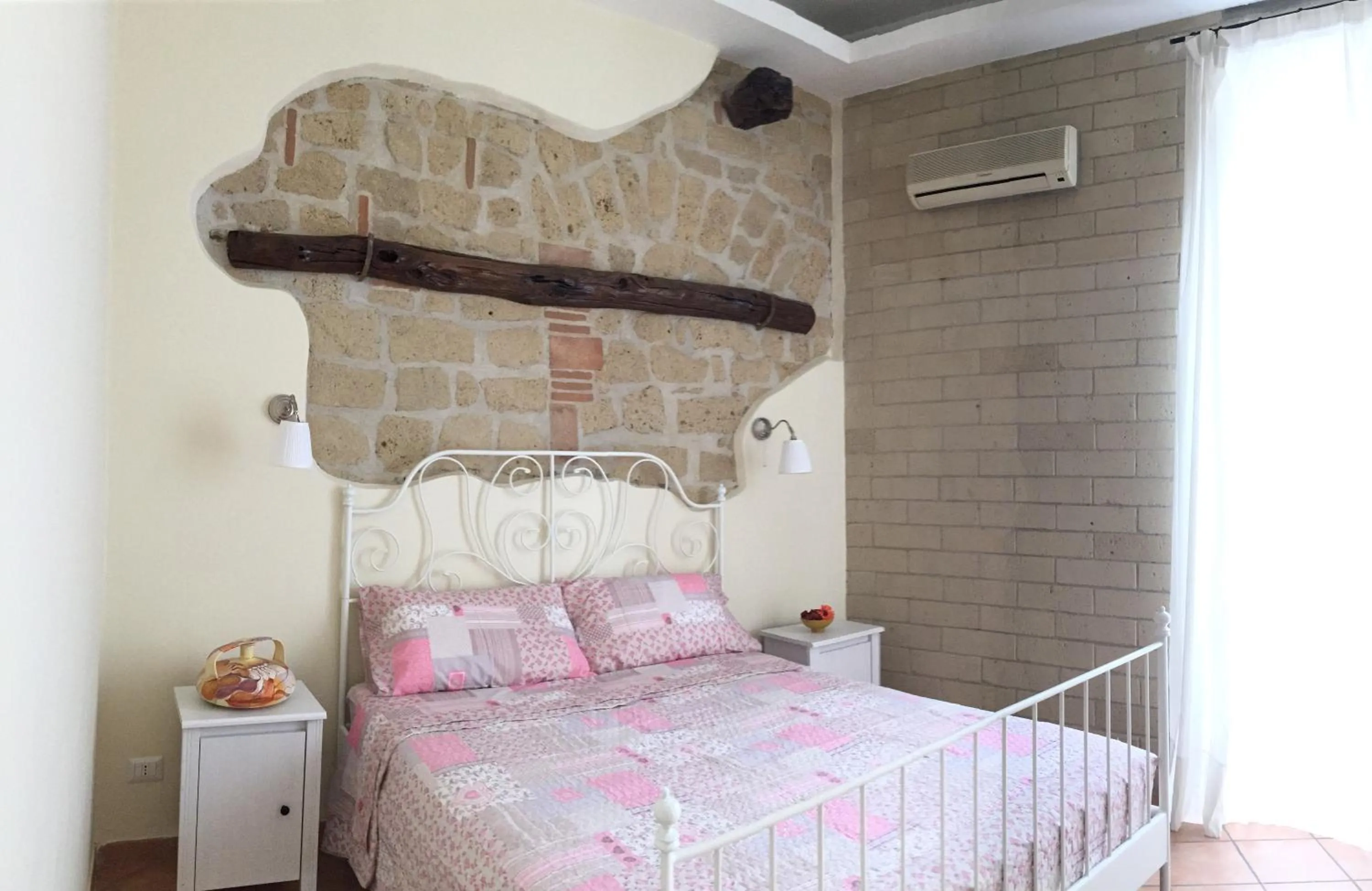 Photo of the whole room, Bed in Alla Corte del Re Dimora Storica