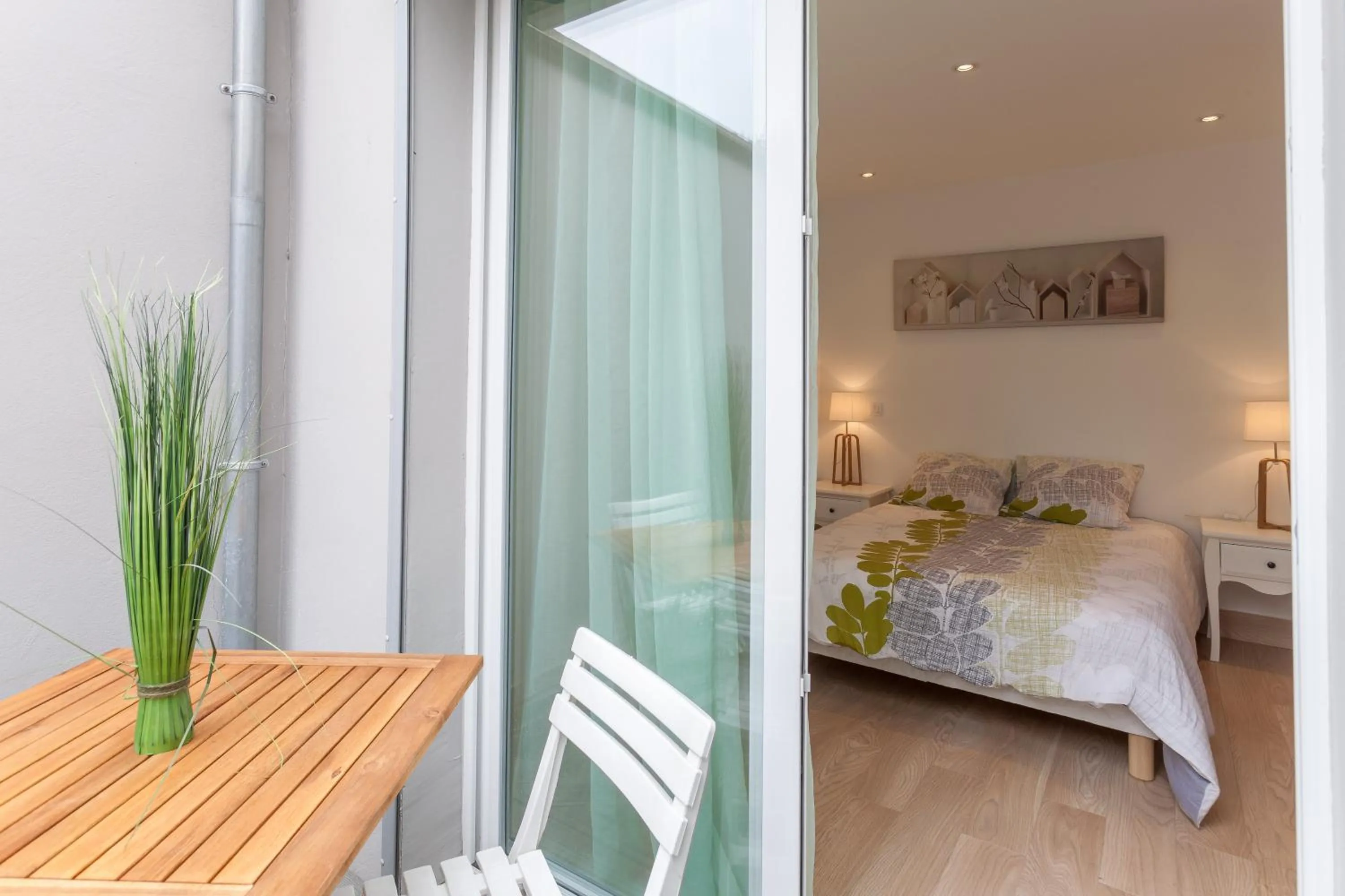 Garden view, Bed in Résidence Hôtel Le Relais Amélie