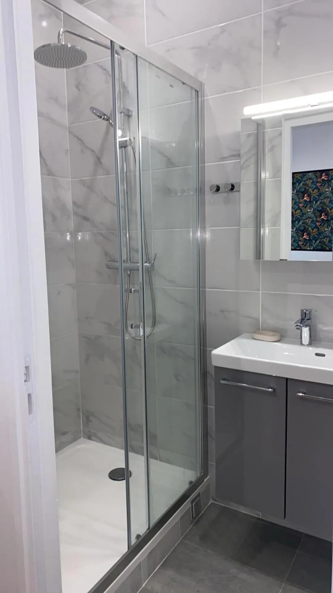 Bathroom in Résidence Hôtel Le Relais Amélie