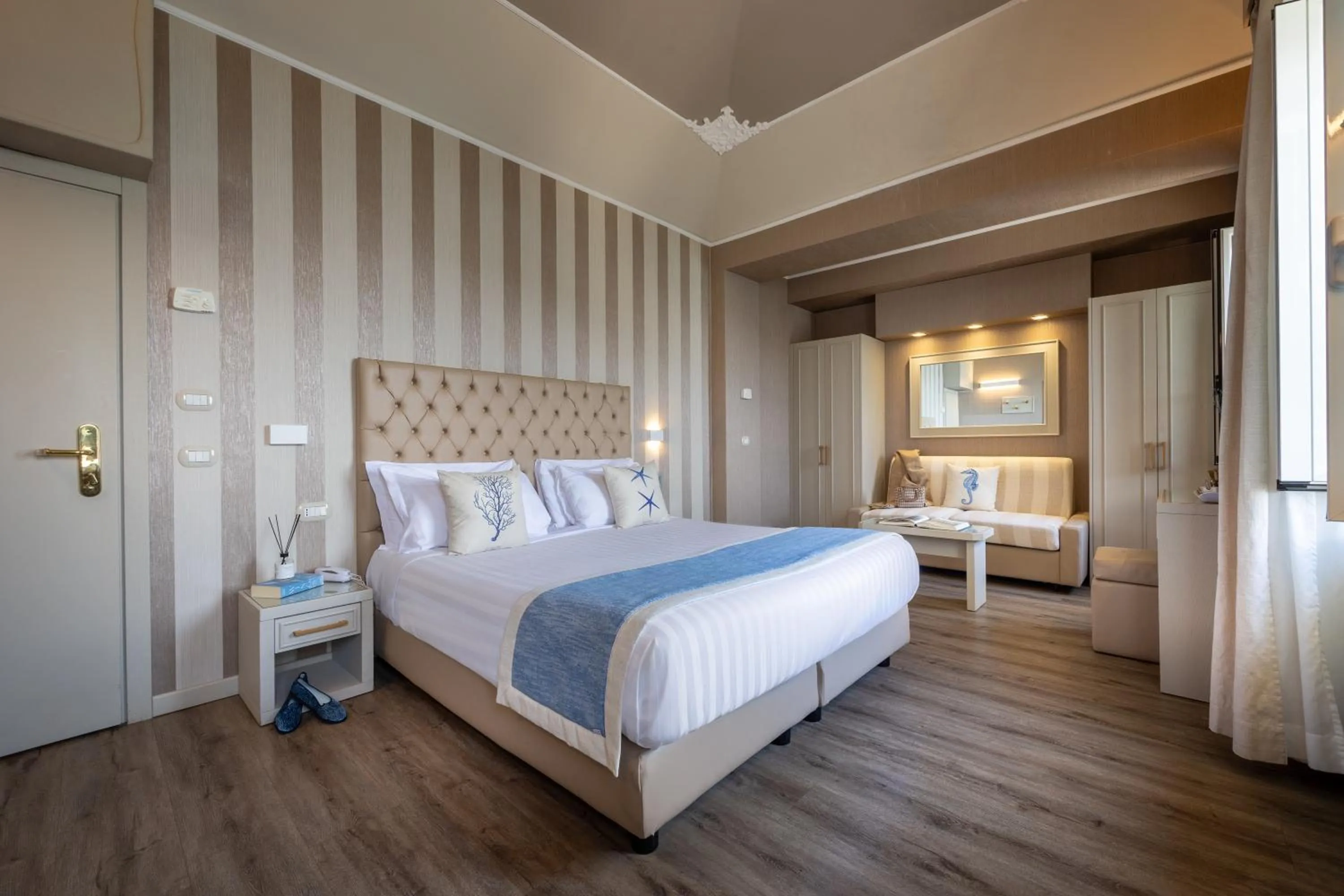 Bed in Hotel Metropole