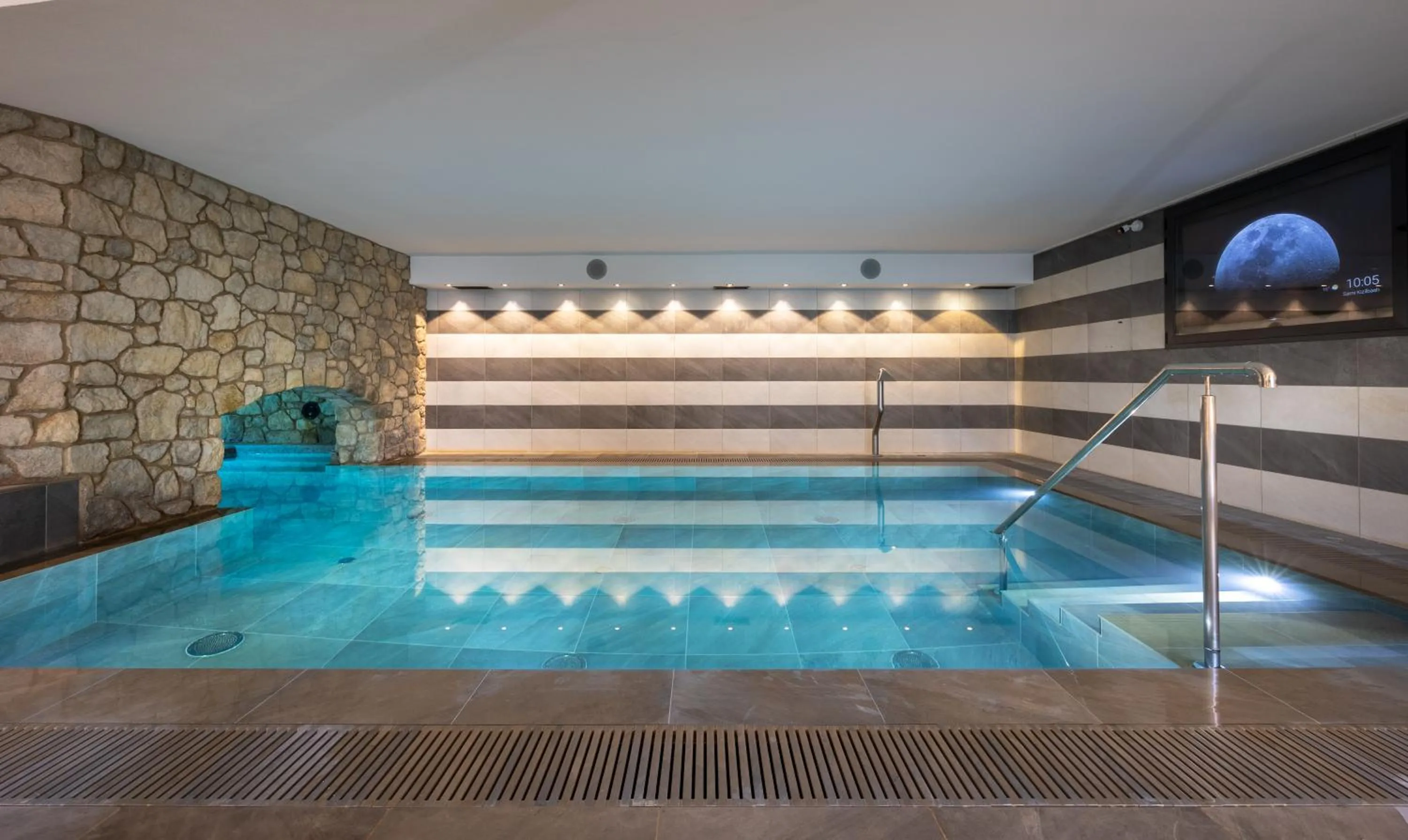 Swimming pool in Hotel Metropole