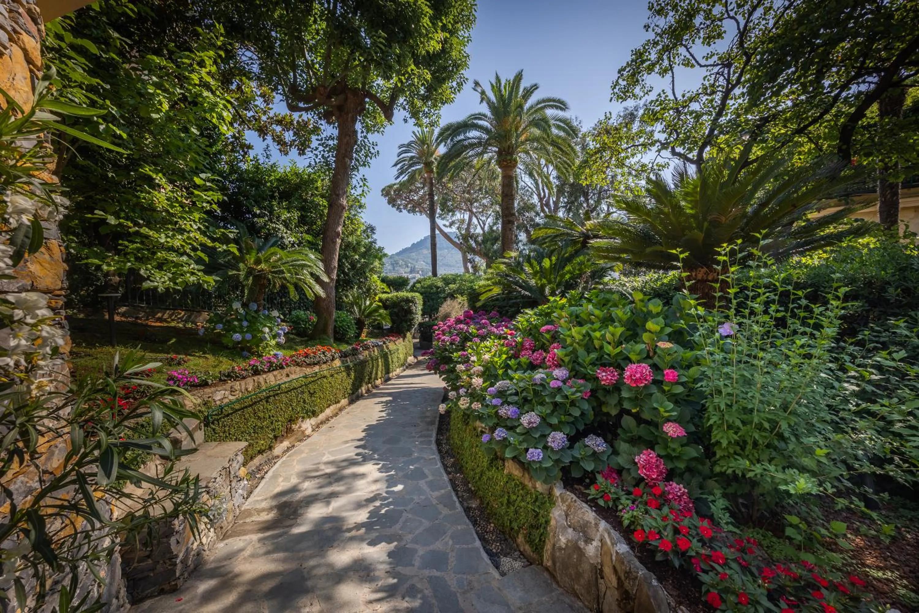 Property building in Hotel Metropole