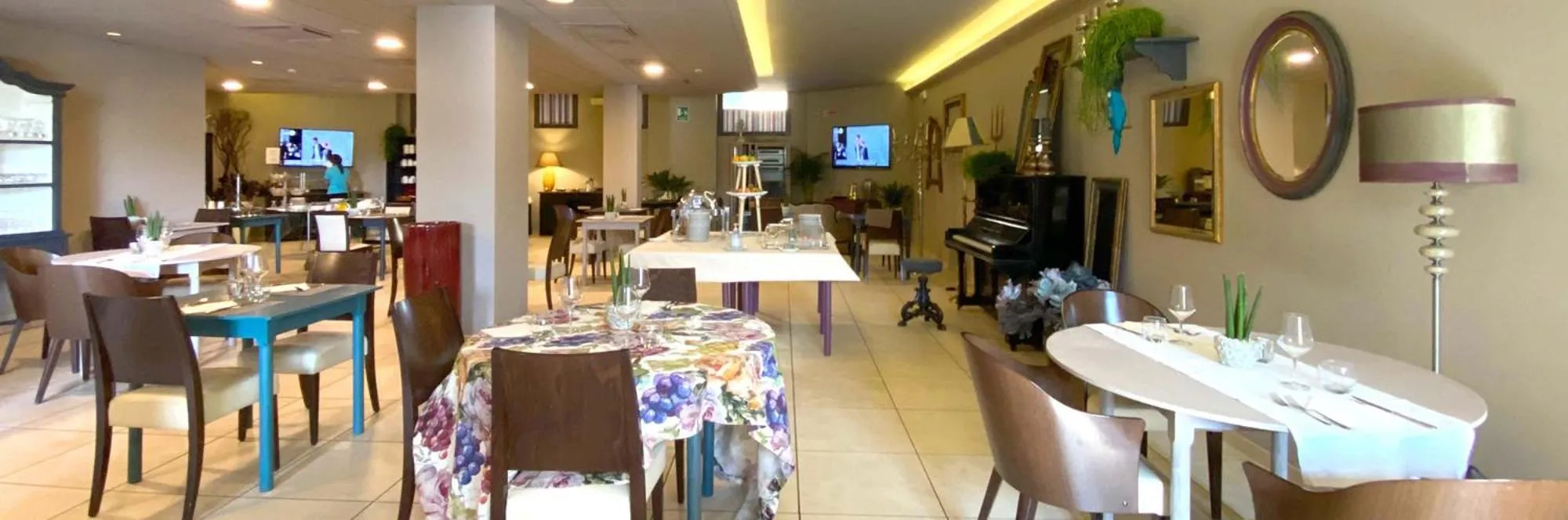 Restaurant/places to eat in Hotel Europa