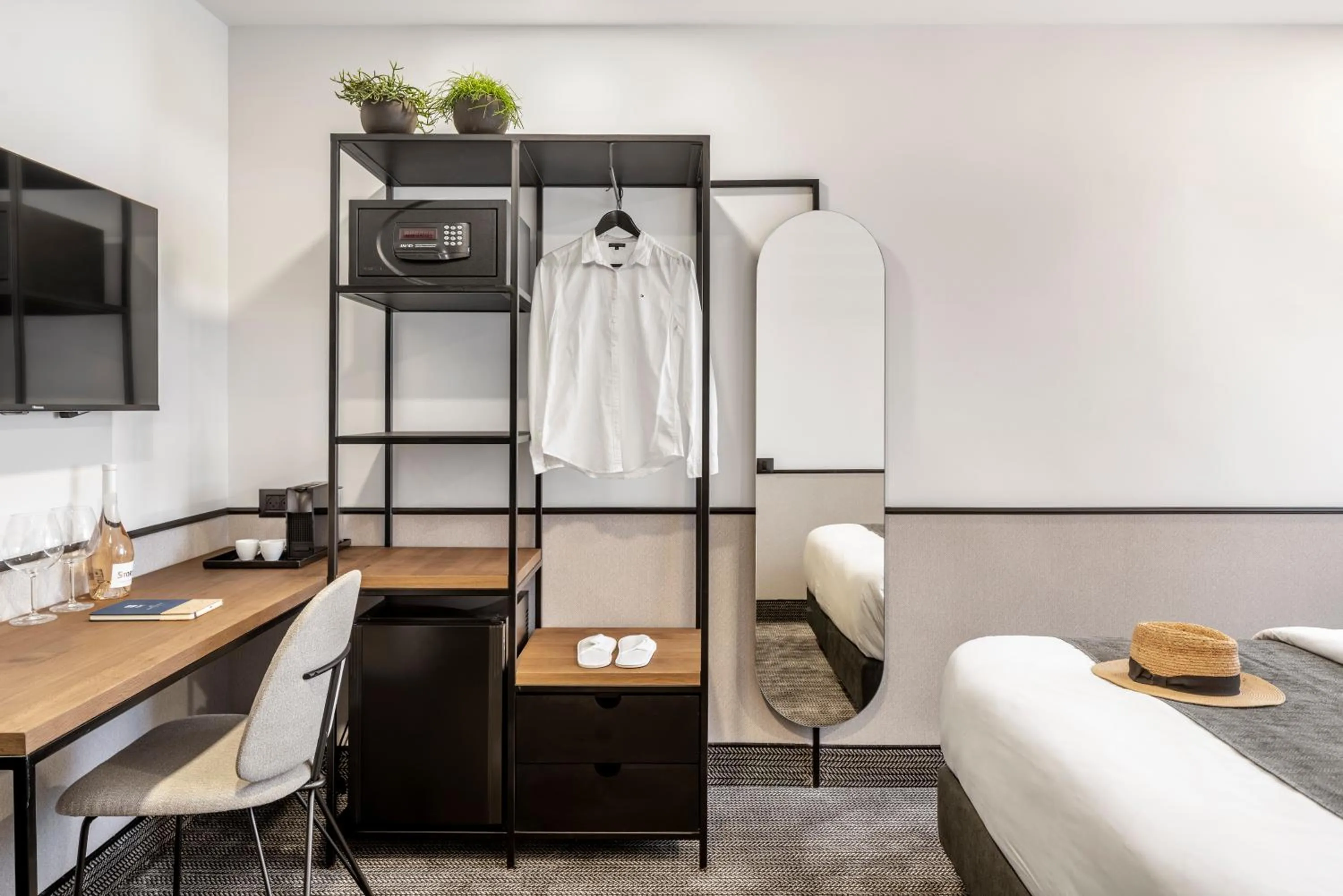 safe in The New Port Hotel TLV