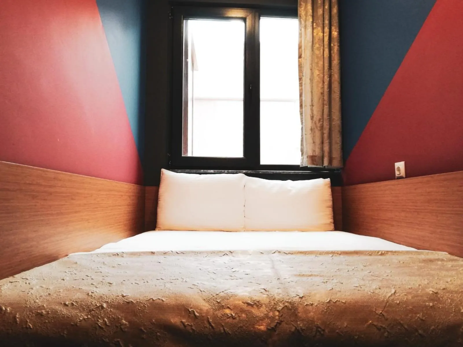 Bed in Quantum Hotel