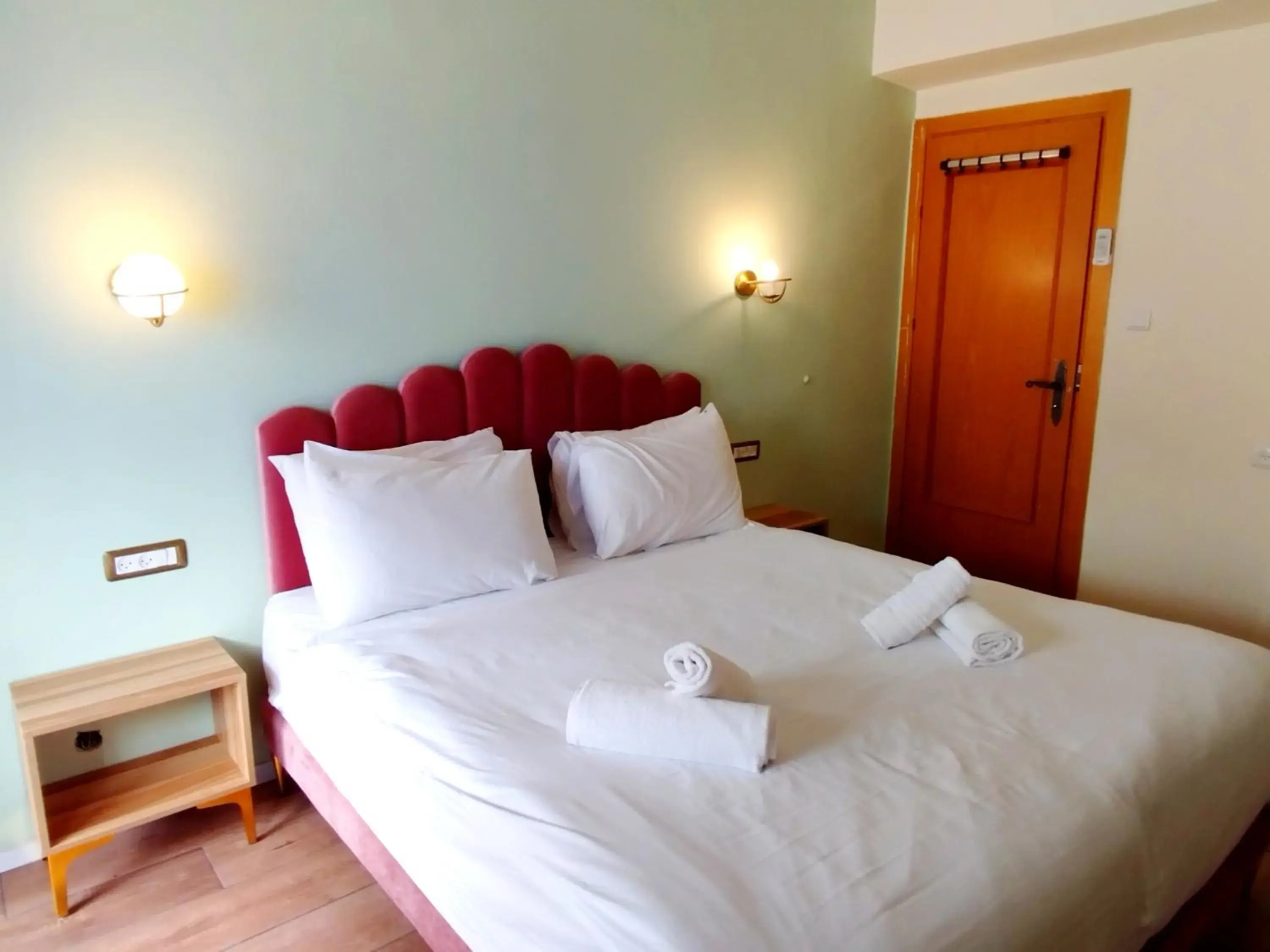 Double Room with Balcony in La Perle Jerusalem City Center - Self Check-in hotel Double Room with Balcony in La Perle Jerusalem City Center - Self Check-in hotel