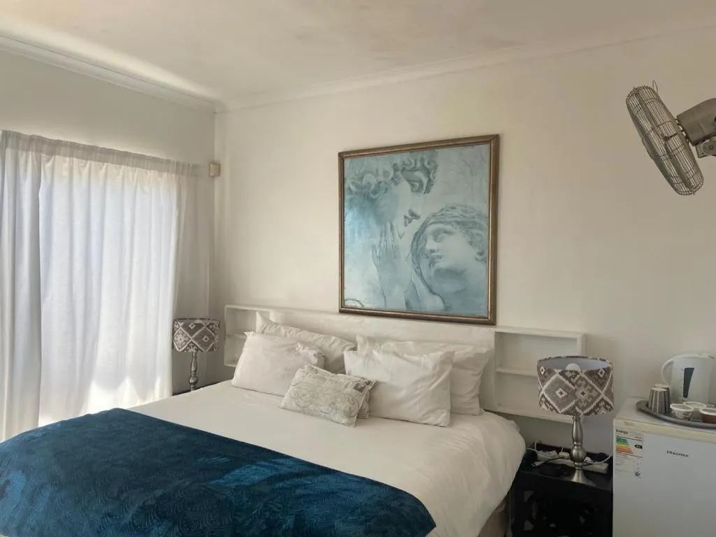 Bedroom, Bed in Au Plais De Langebaan at Palm Tree Villa