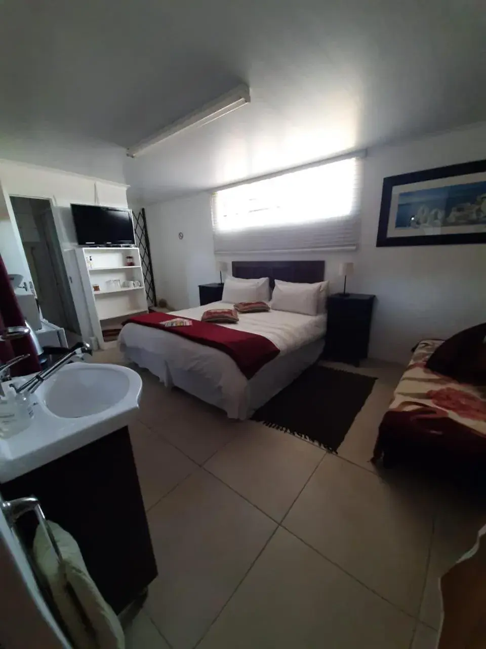 Comfort Triple Room with Shower - single occupancy in Au Plais De Langebaan at Palm Tree Villa Comfort Triple Room with Shower - single occupancy in Au Plais De Langebaan at Palm Tree Villa
