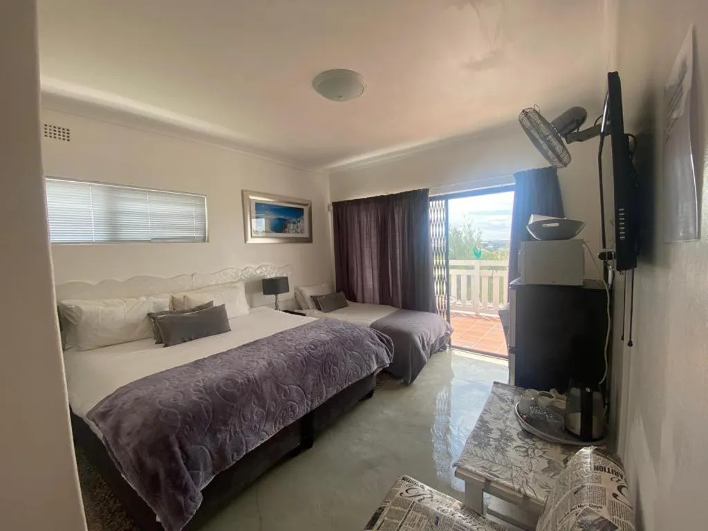Bedroom, Bed in Au Plais De Langebaan at Palm Tree Villa