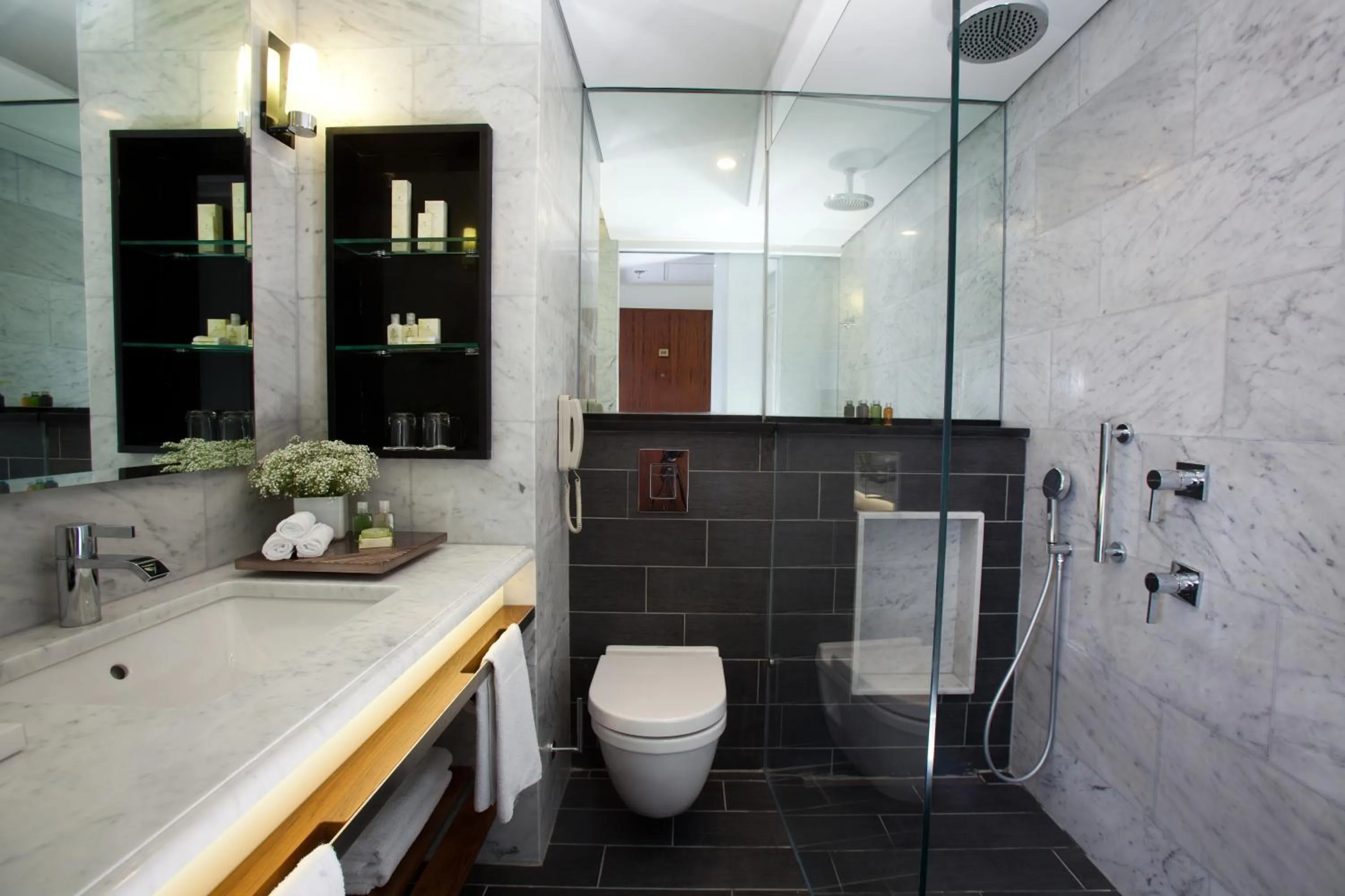 Toilet in The Inbal Jerusalem