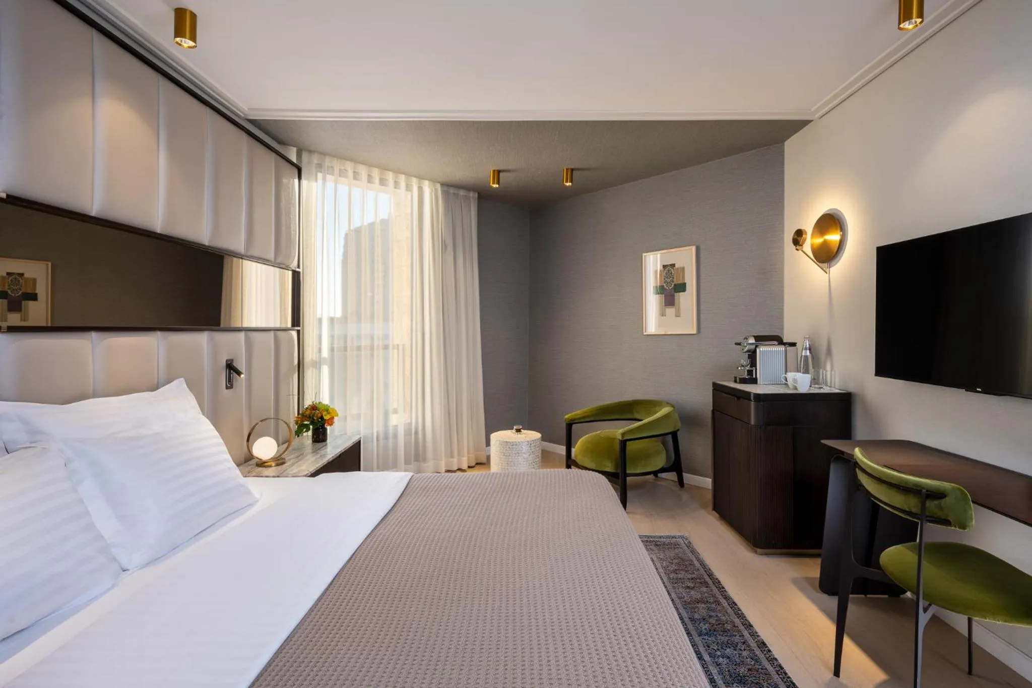 Photo of the whole room, Bed in The Inbal Jerusalem