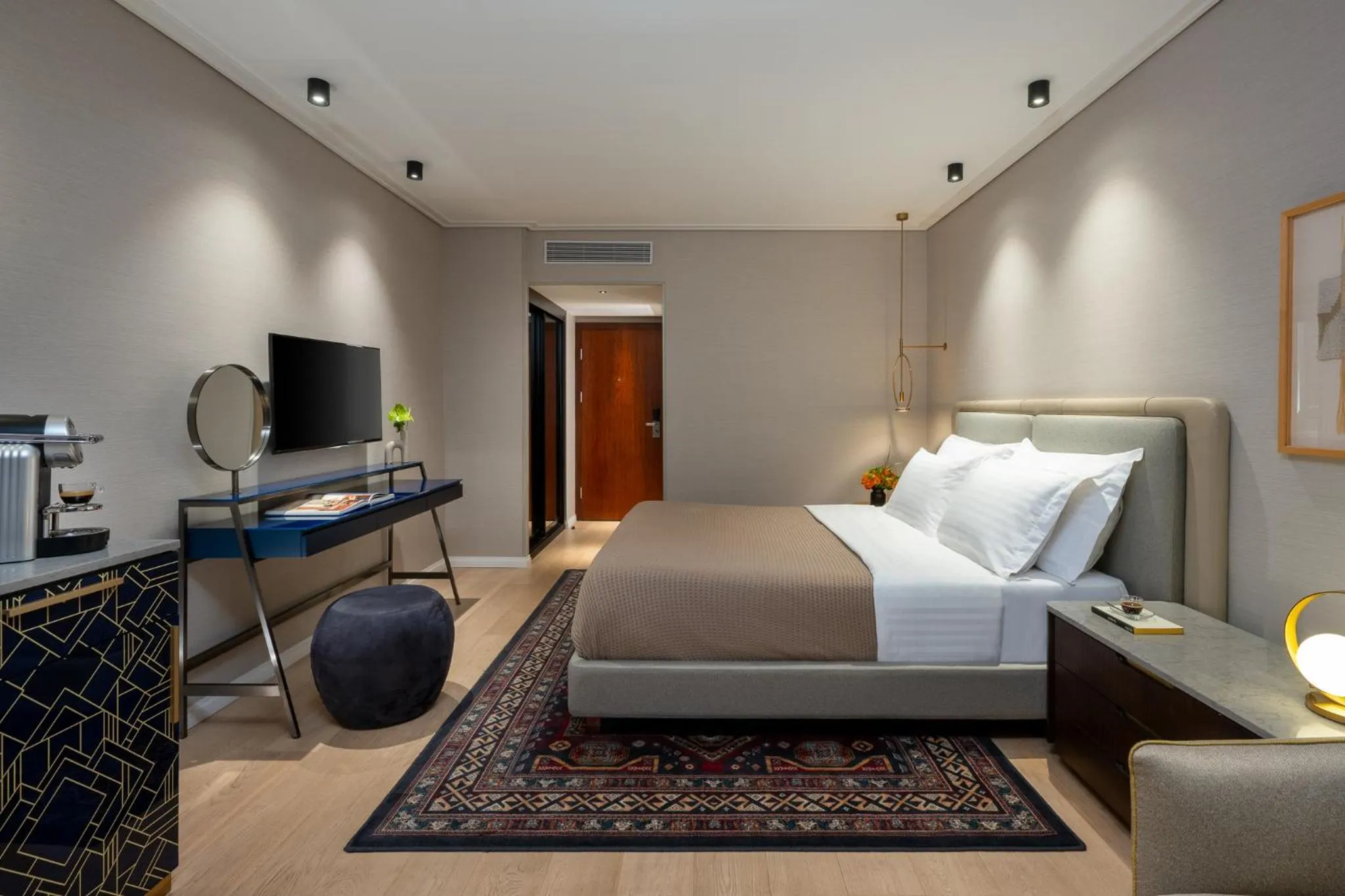 Photo of the whole room, Bed in The Inbal Jerusalem