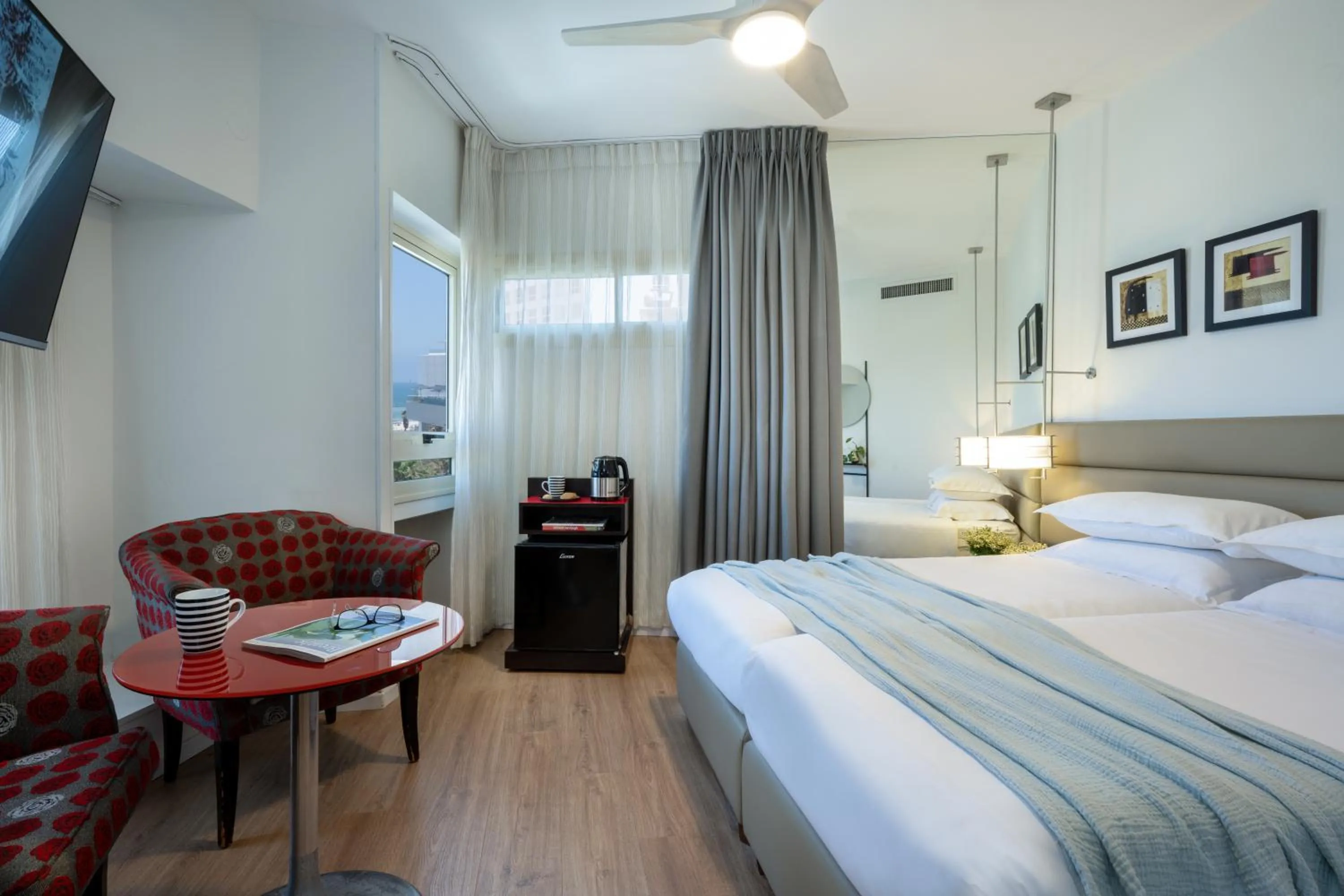 TV and multimedia, Bed in Maxim Design Hotel 3 Star Superior