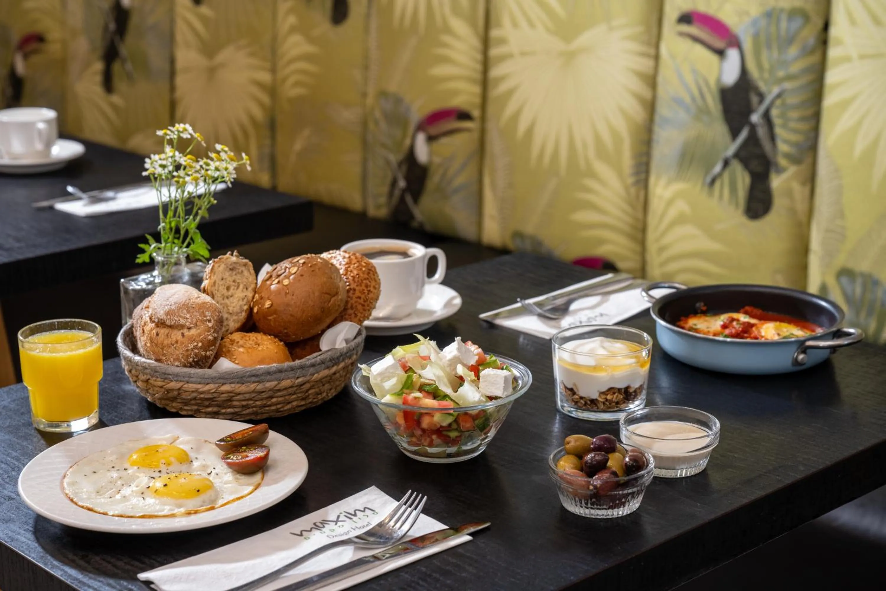 Food and drinks in Maxim Design Hotel 3 Star Superior