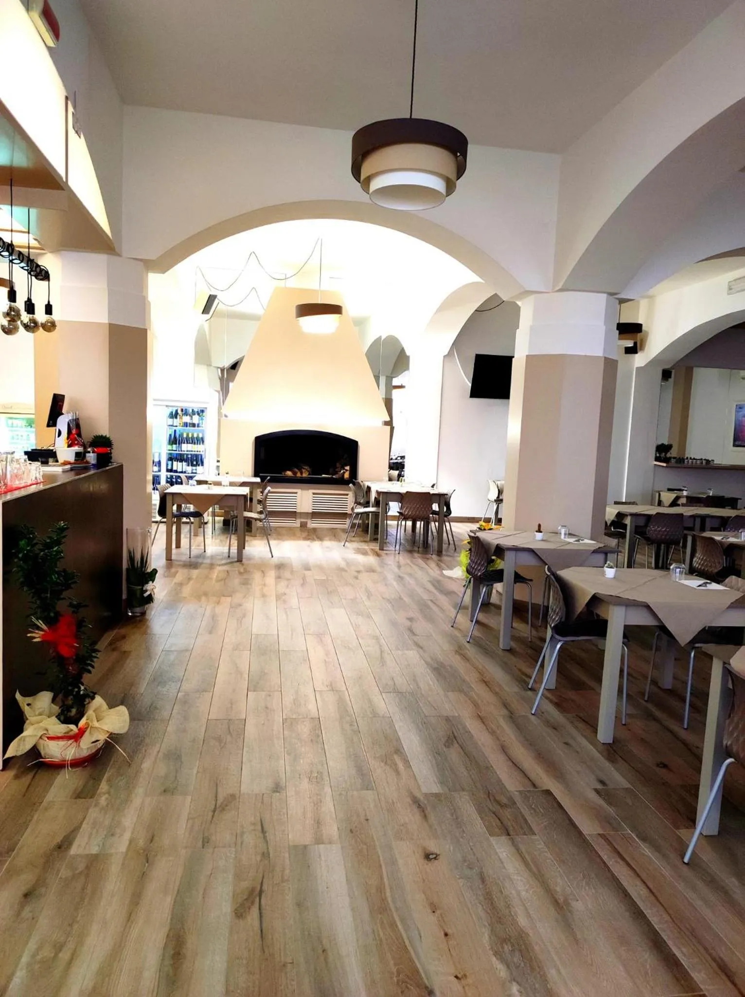 Restaurant/places to eat in Hotel Touring