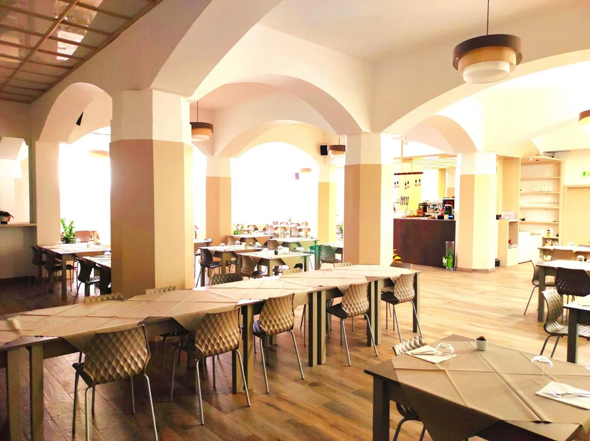 Restaurant/places to eat in Hotel Touring