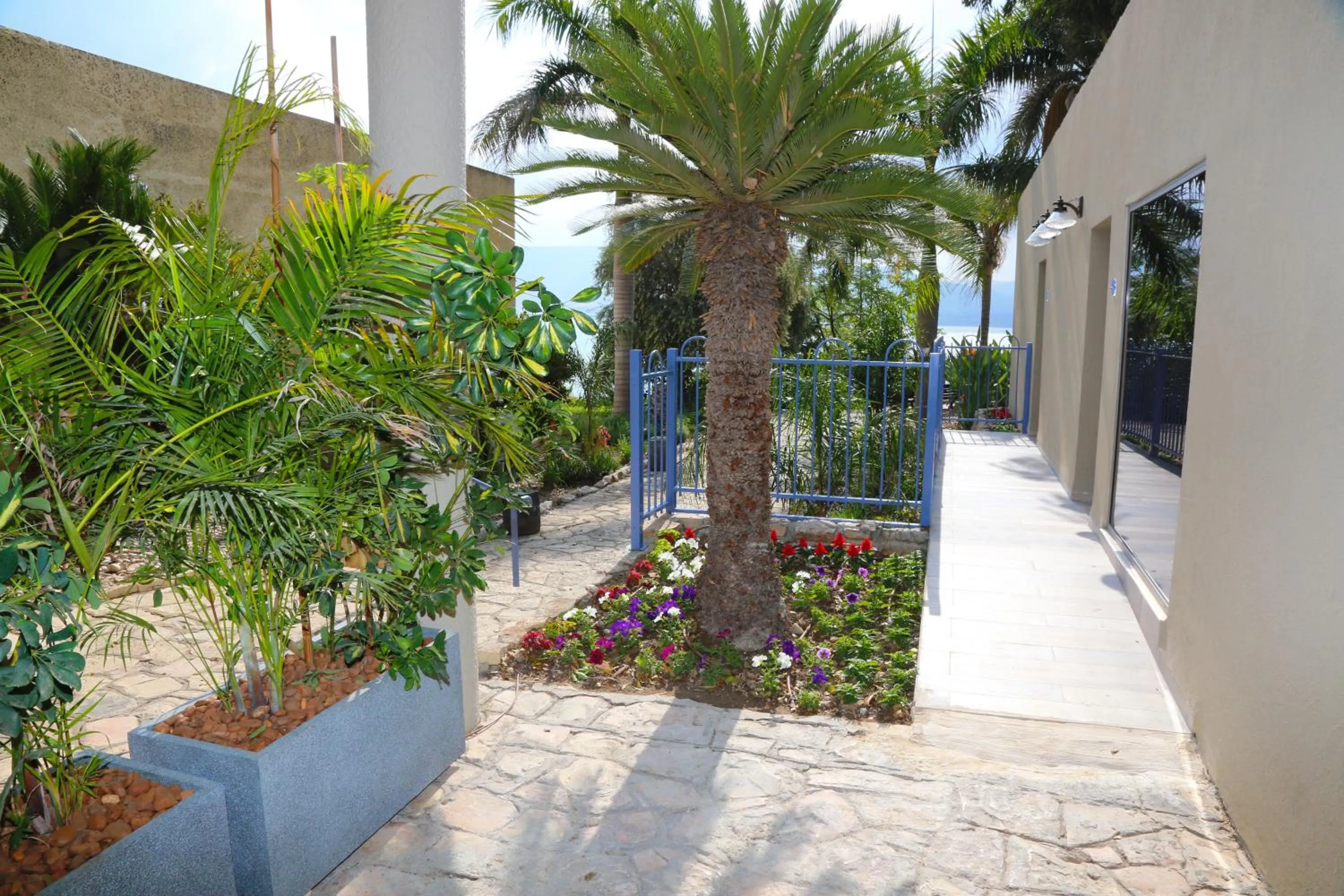 Facade/entrance in Jacob Ohalo Kinneret