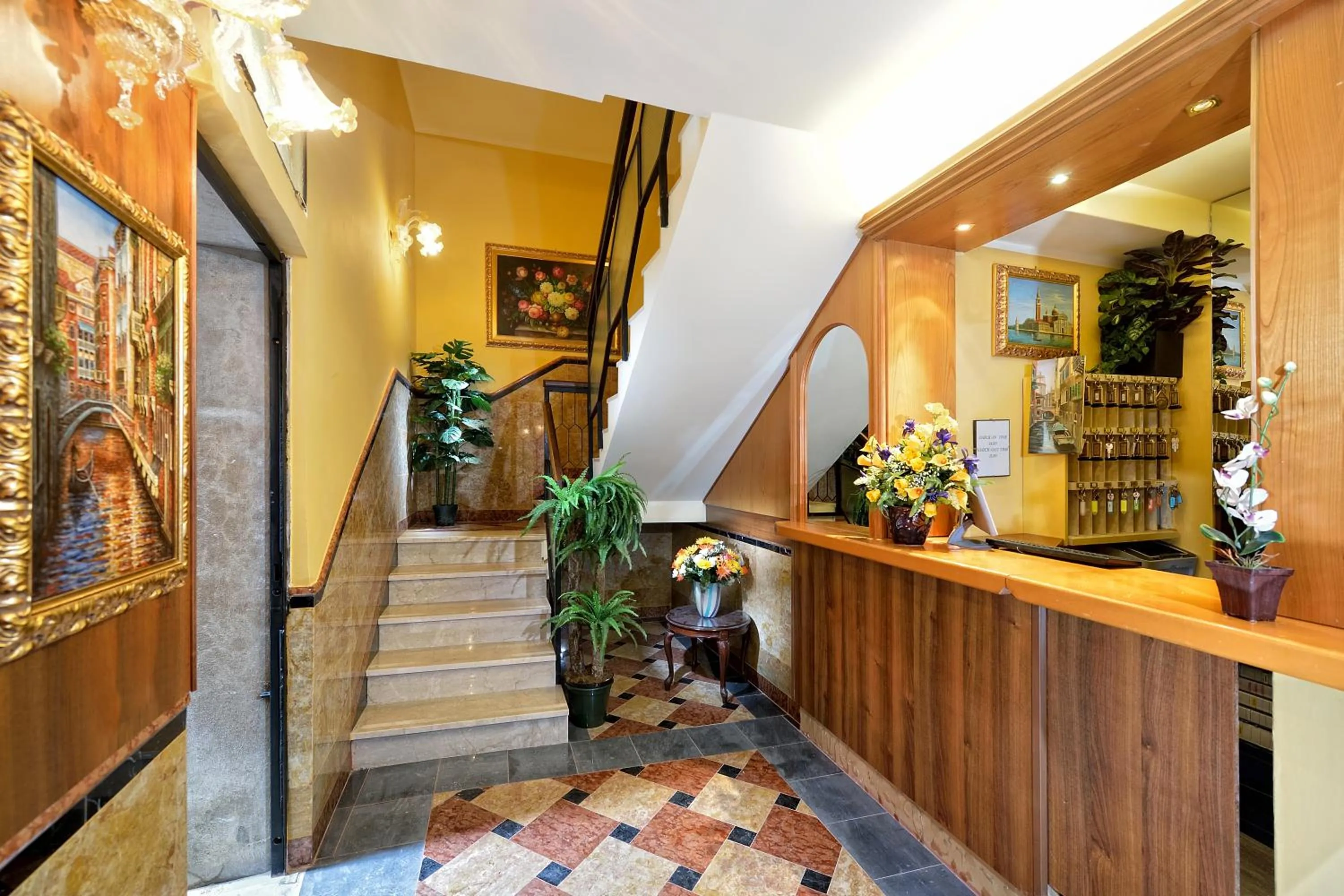 Lobby or reception in Hotel Città Di Milano