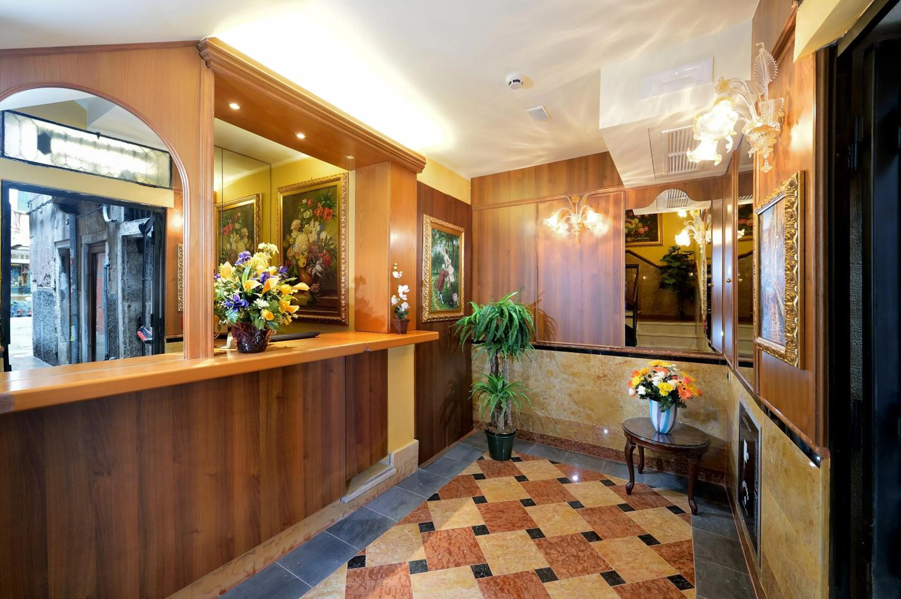 Lobby or reception in Hotel Città Di Milano