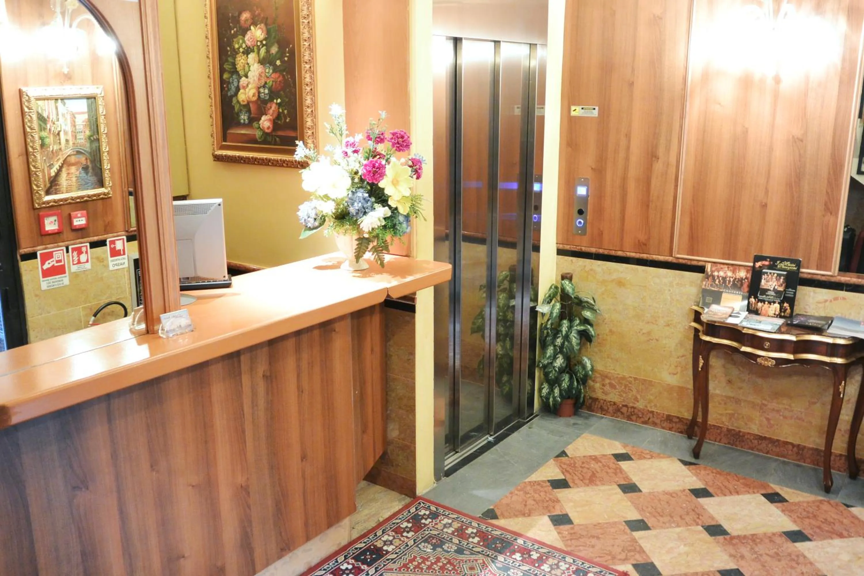 Lobby or reception in Hotel Città Di Milano