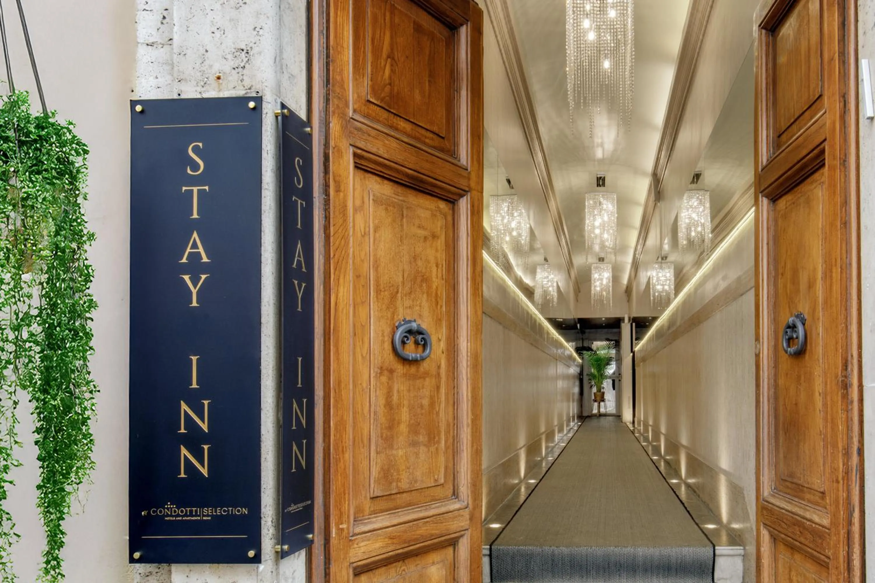 Facade/entrance in Stay Inn Rome Via Del Corso