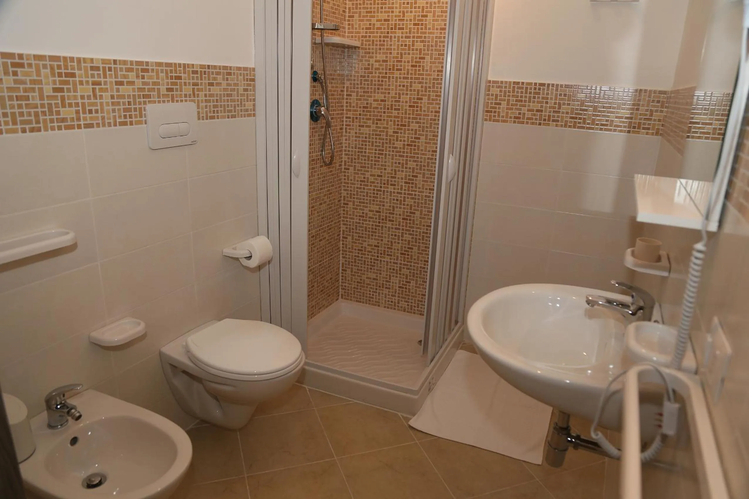 Bathroom in Solandra Affittacamere