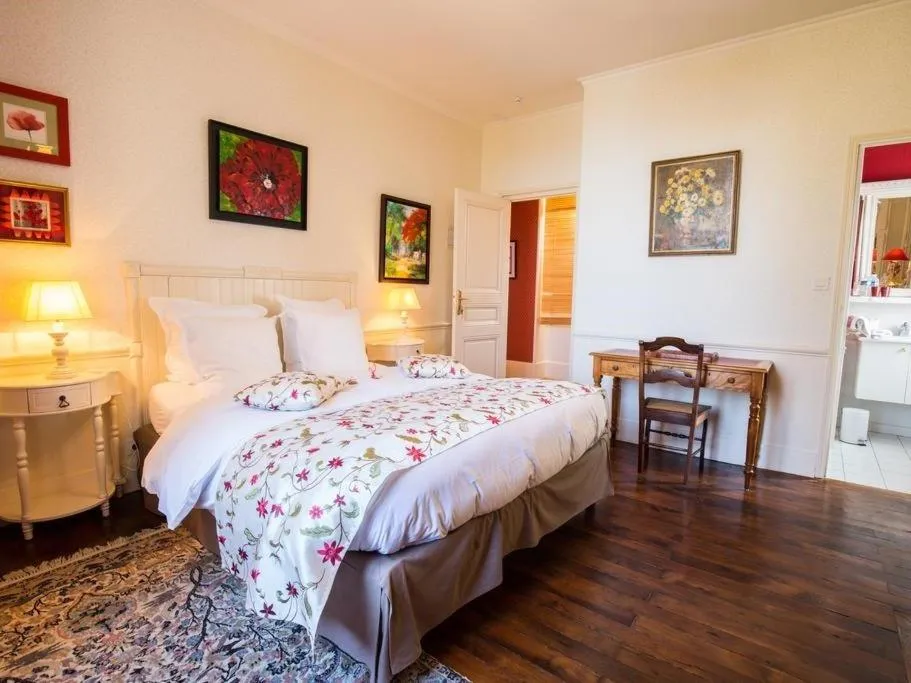 Bedroom in Le Prieuré Saint Agnan