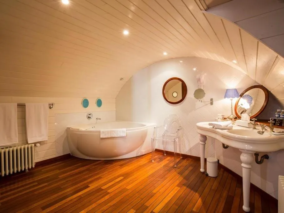 Bathroom in Le Prieuré Saint Agnan