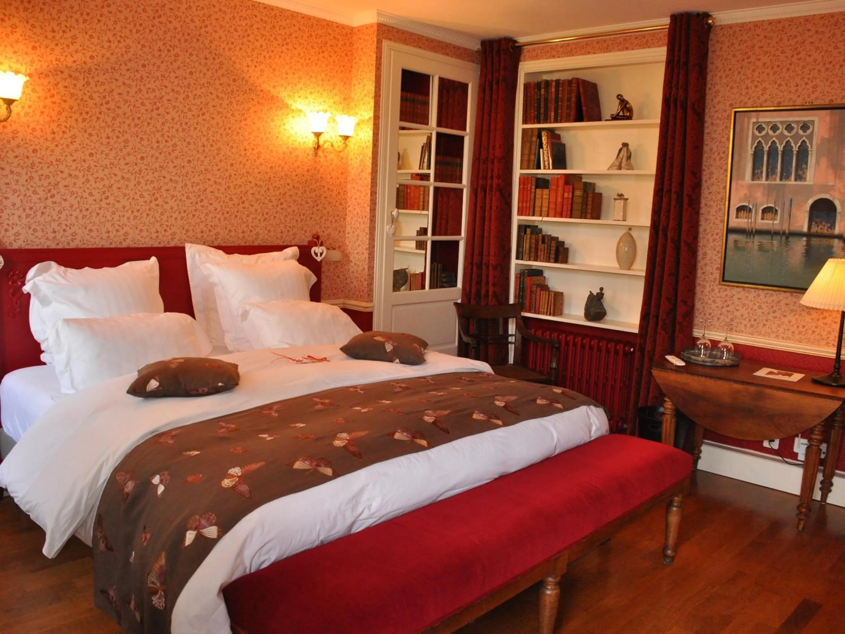 Bedroom in Le Prieuré Saint Agnan