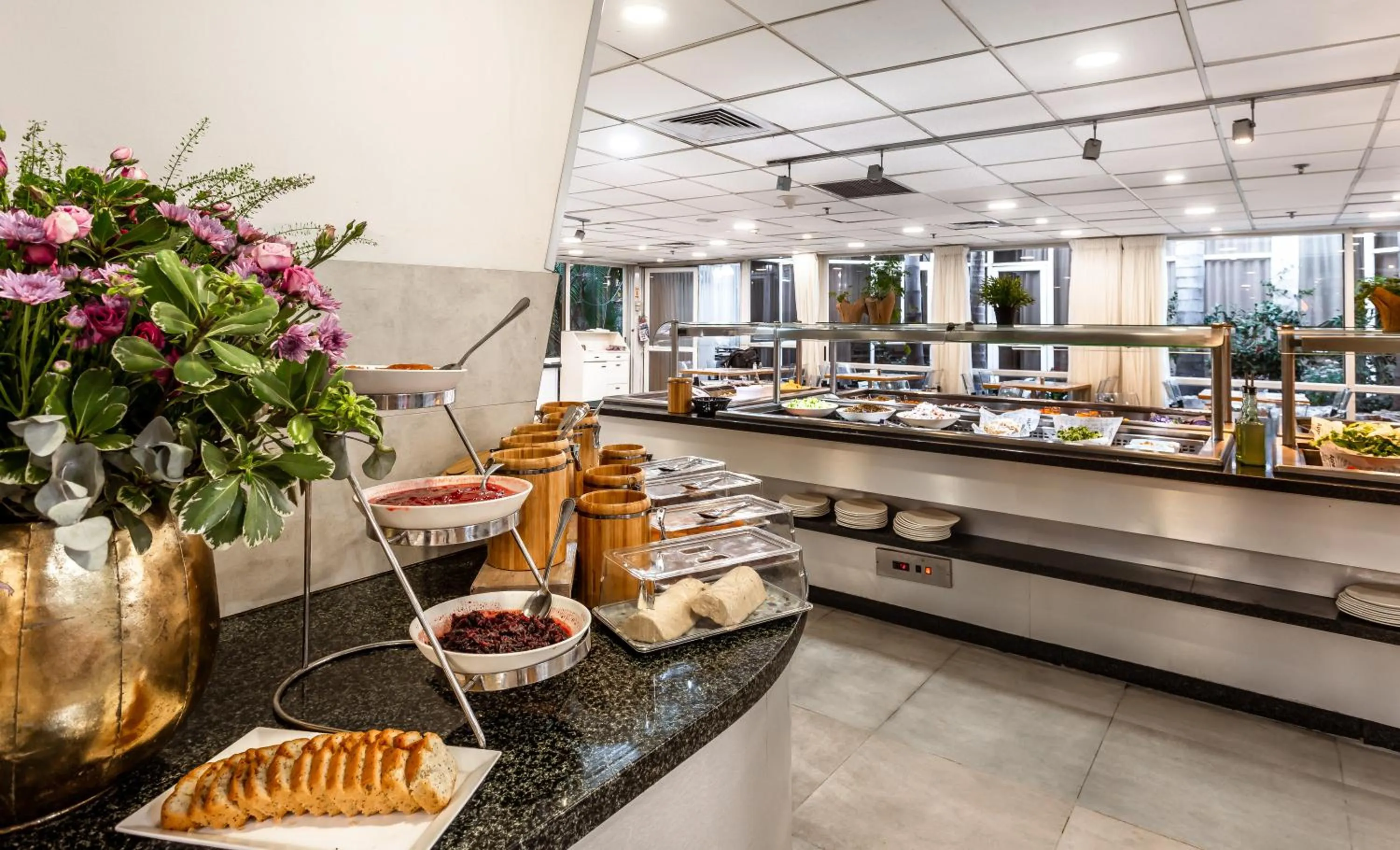 Food and drinks in Kfar Maccabiah Business & Sport Hotel