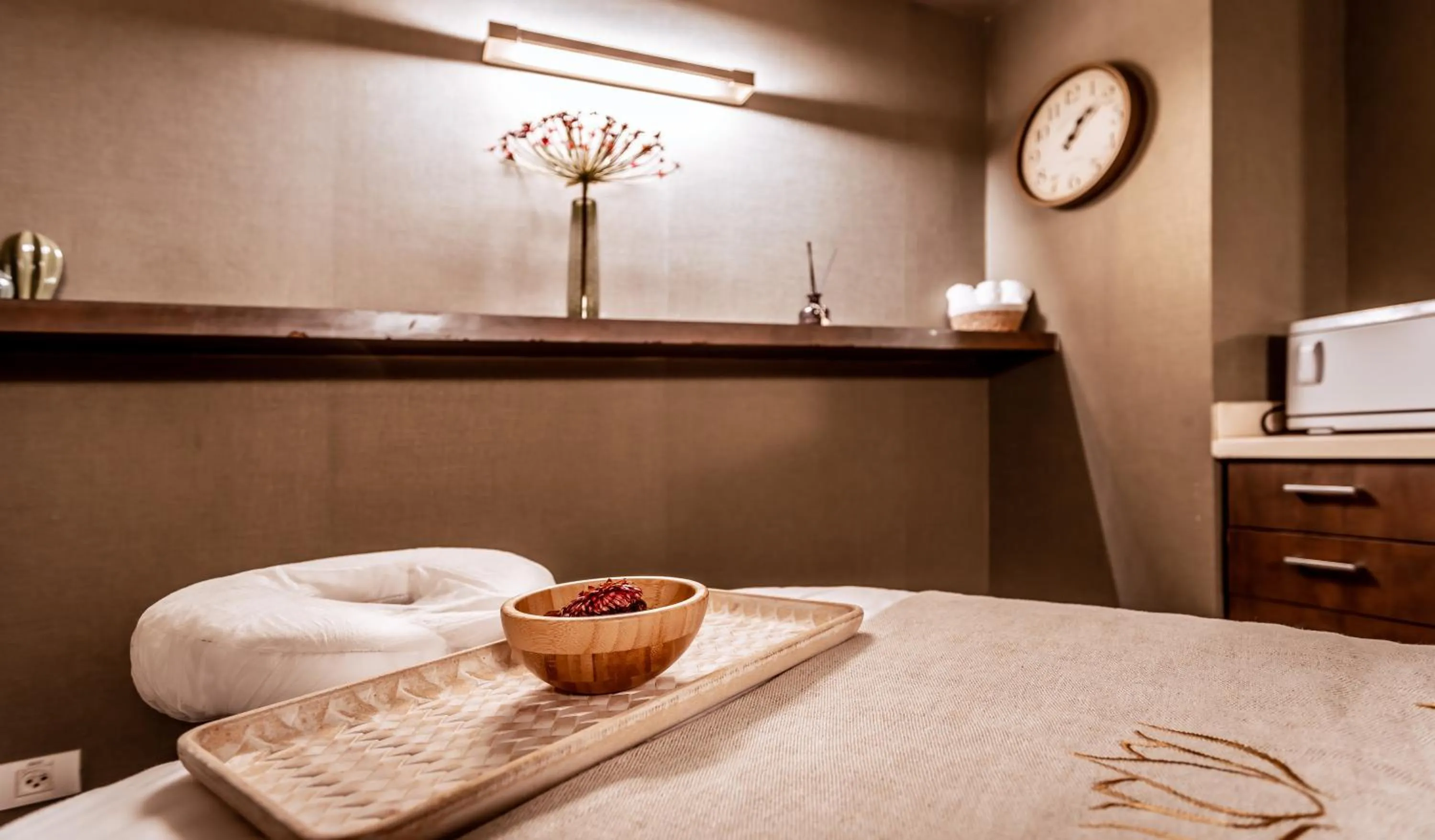 Massage, Bed in Kfar Maccabiah Business & Sport Hotel