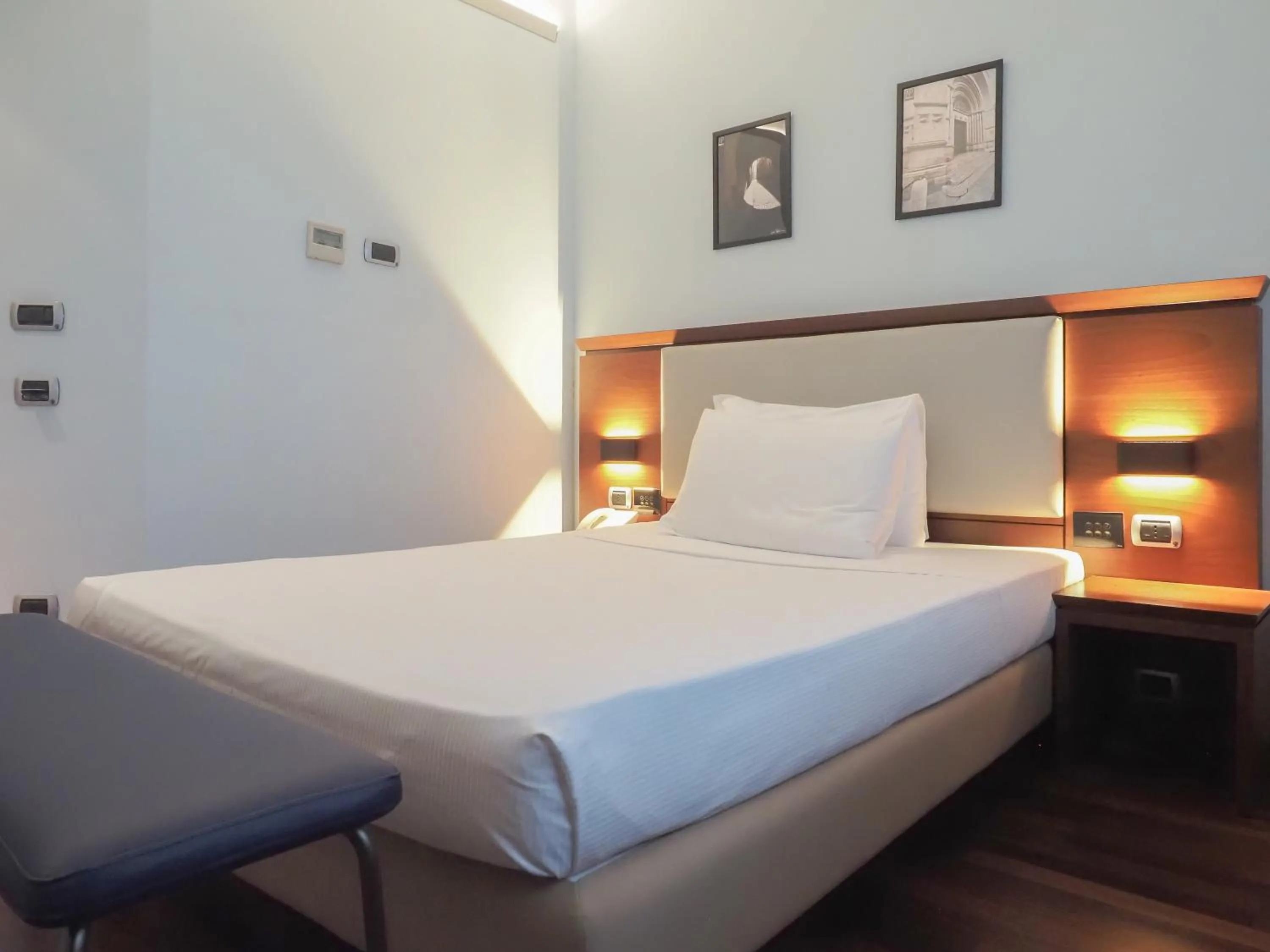 Bed in Dado Hotel International